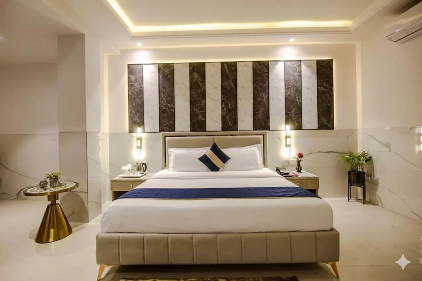 Bedroom, Bed in Hotel DELHI 37 by STAR GROUP