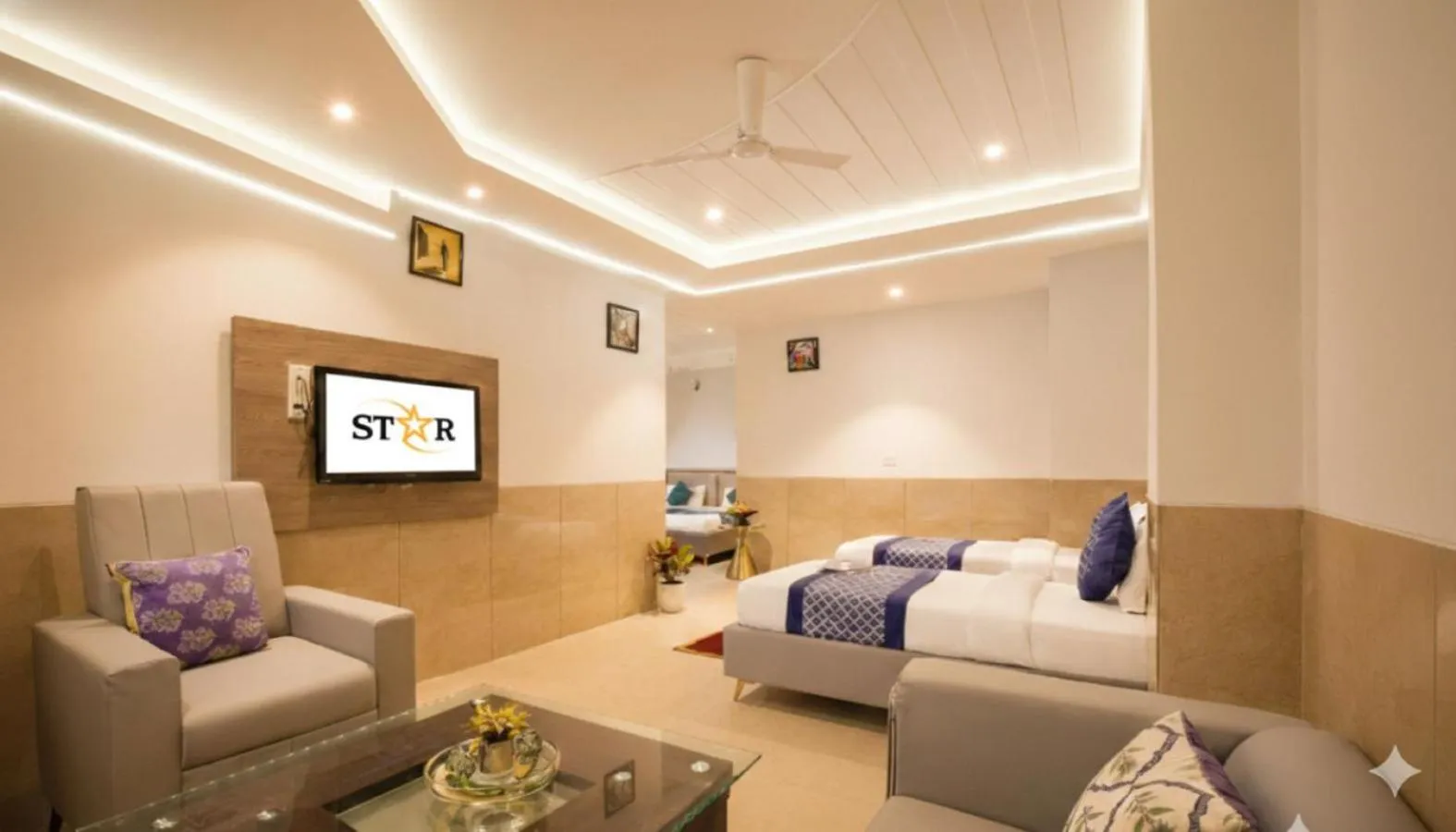 Bedroom in Hotel DELHI 37 by STAR GROUP