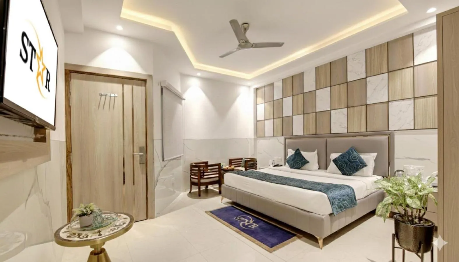 Bedroom, Bed in Hotel DELHI 37 by STAR GROUP