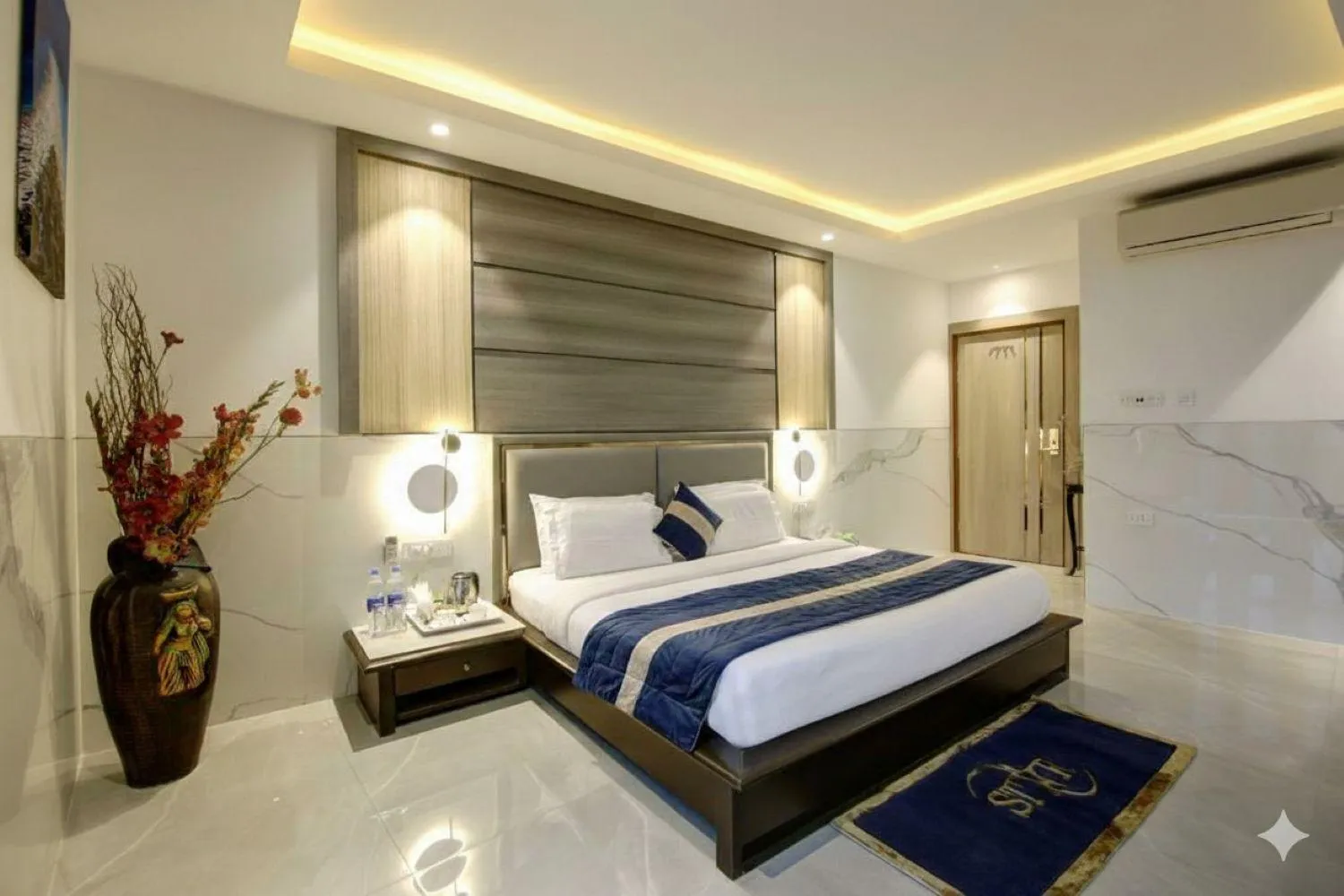 Photo of the whole room, Bed in Hotel DELHI 37 by STAR GROUP