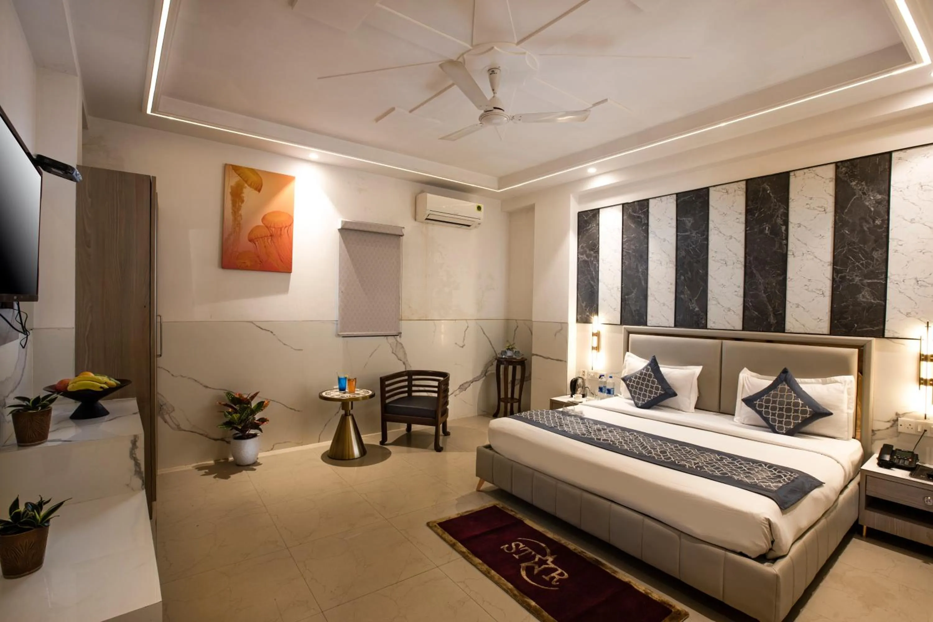 Bed in Hotel DELHI 37 by STAR GROUP