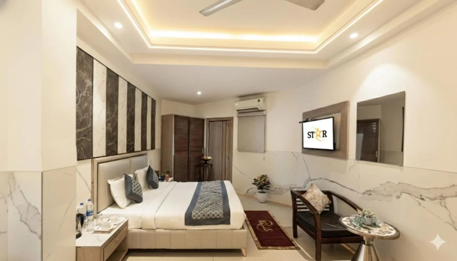Bed in Hotel DELHI 37 by STAR GROUP
