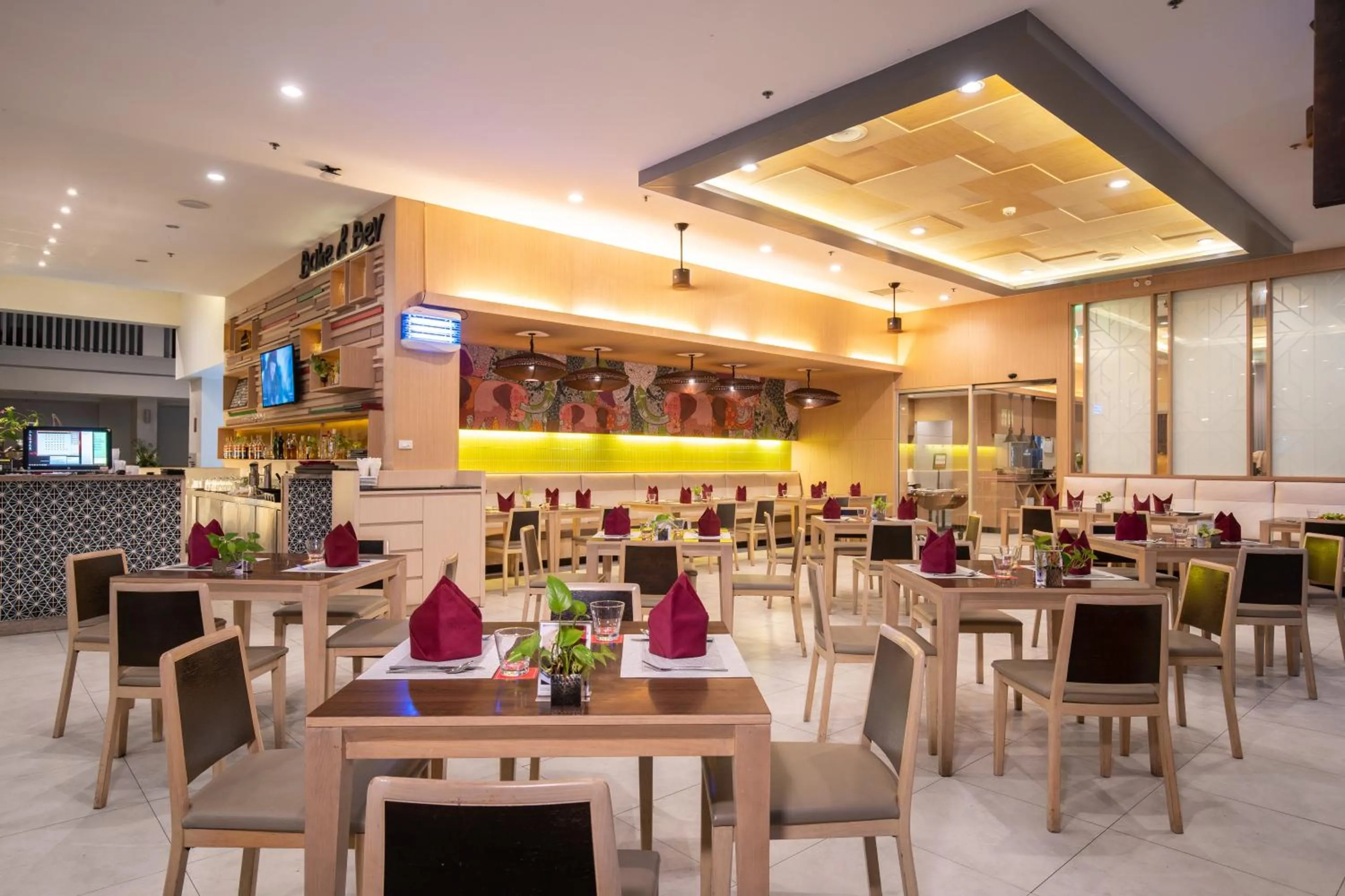 Restaurant/places to eat in Ramada by Wyndham Phuket Deevana