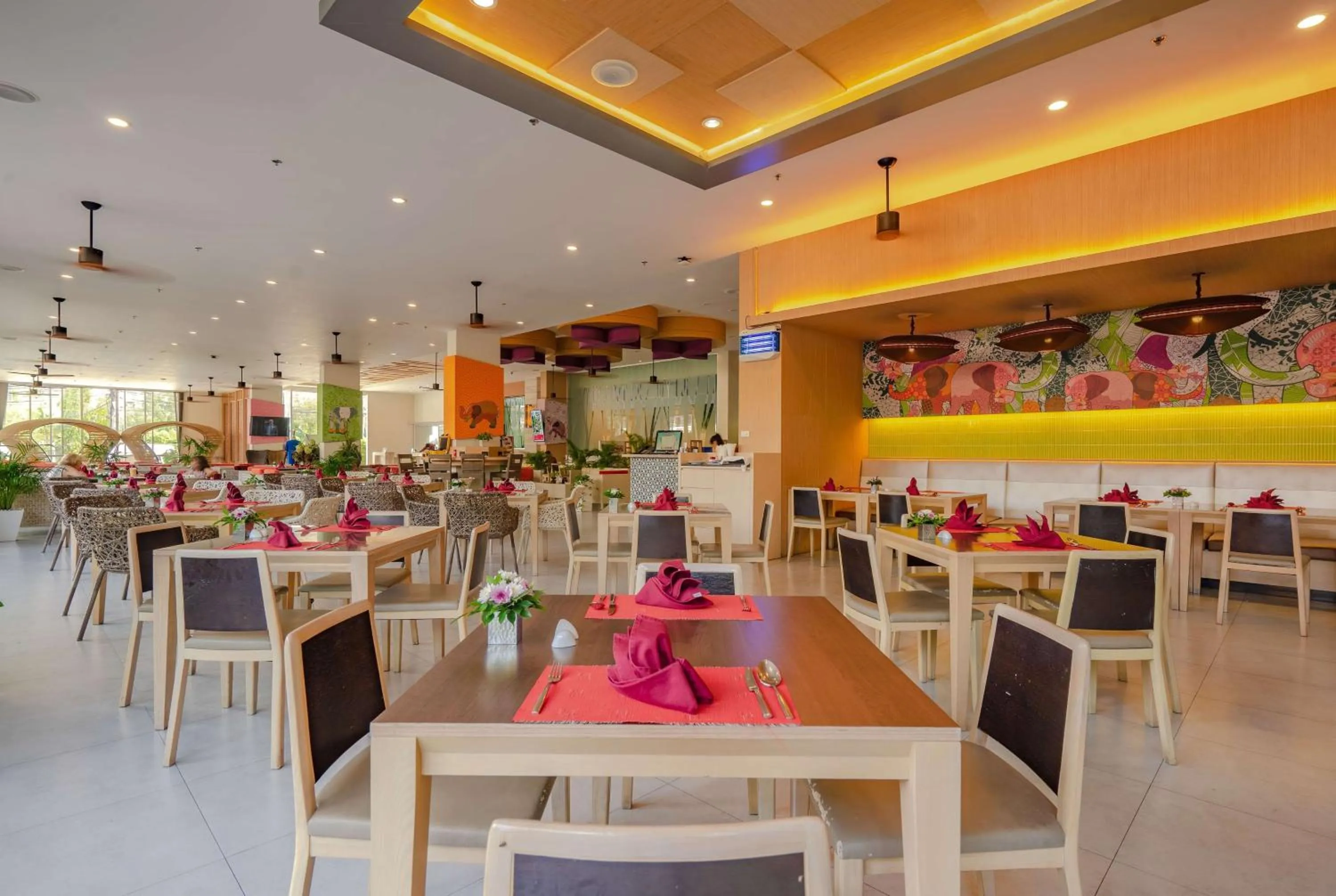 Restaurant/places to eat in Ramada by Wyndham Phuket Deevana