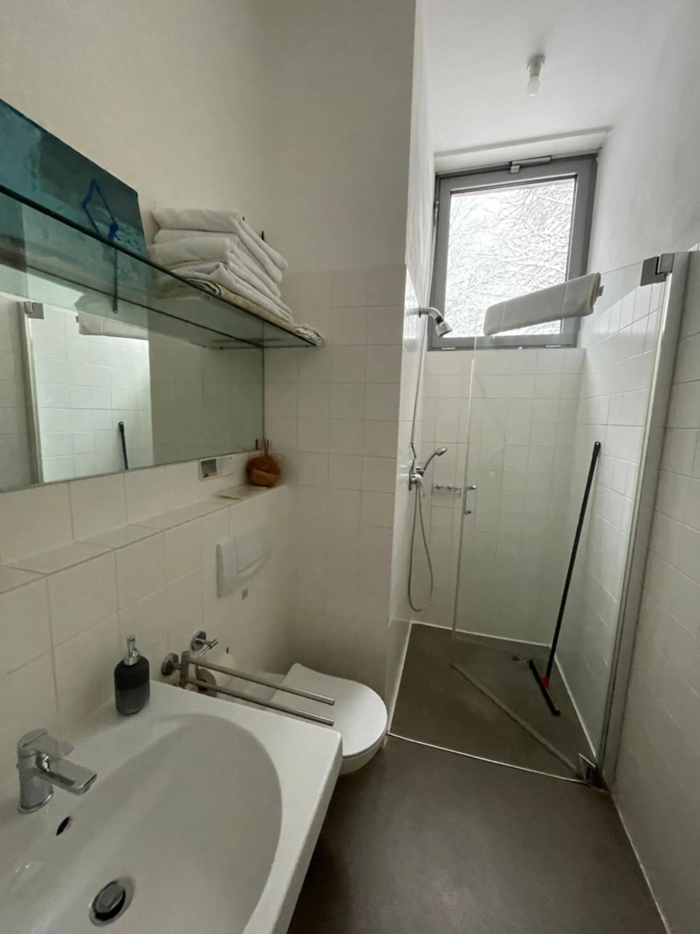 Bathroom in Room Art Lovers