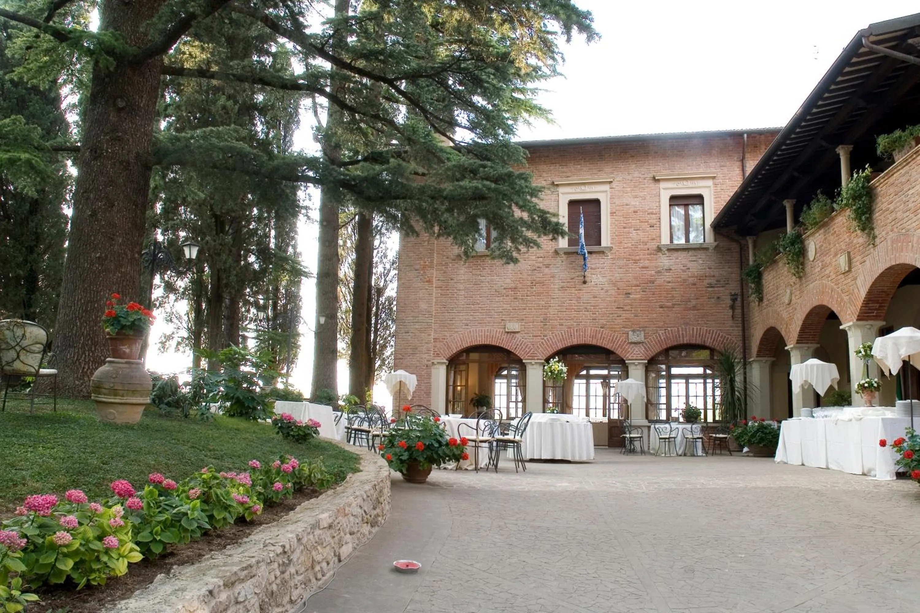 Facade/entrance in Villa Pambuffetti