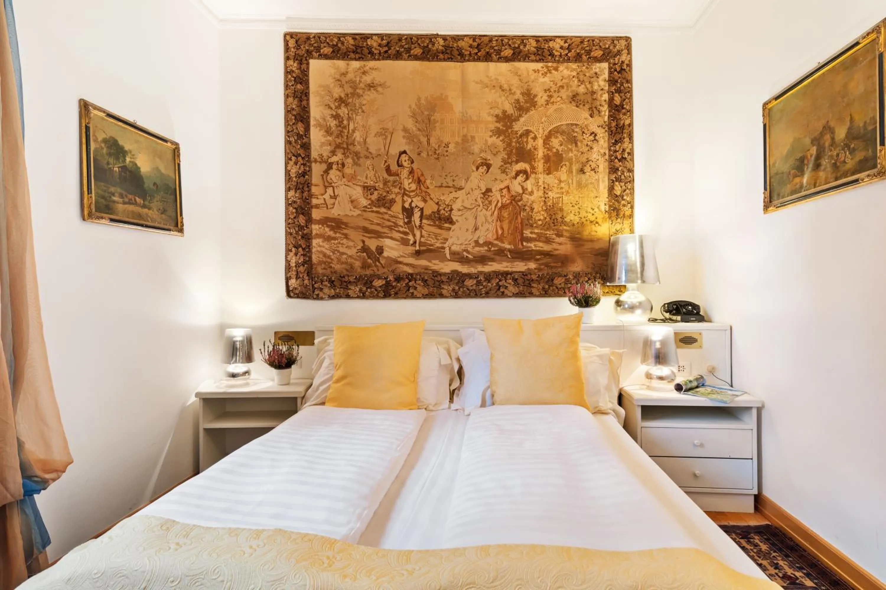 Bed in Villa Pambuffetti