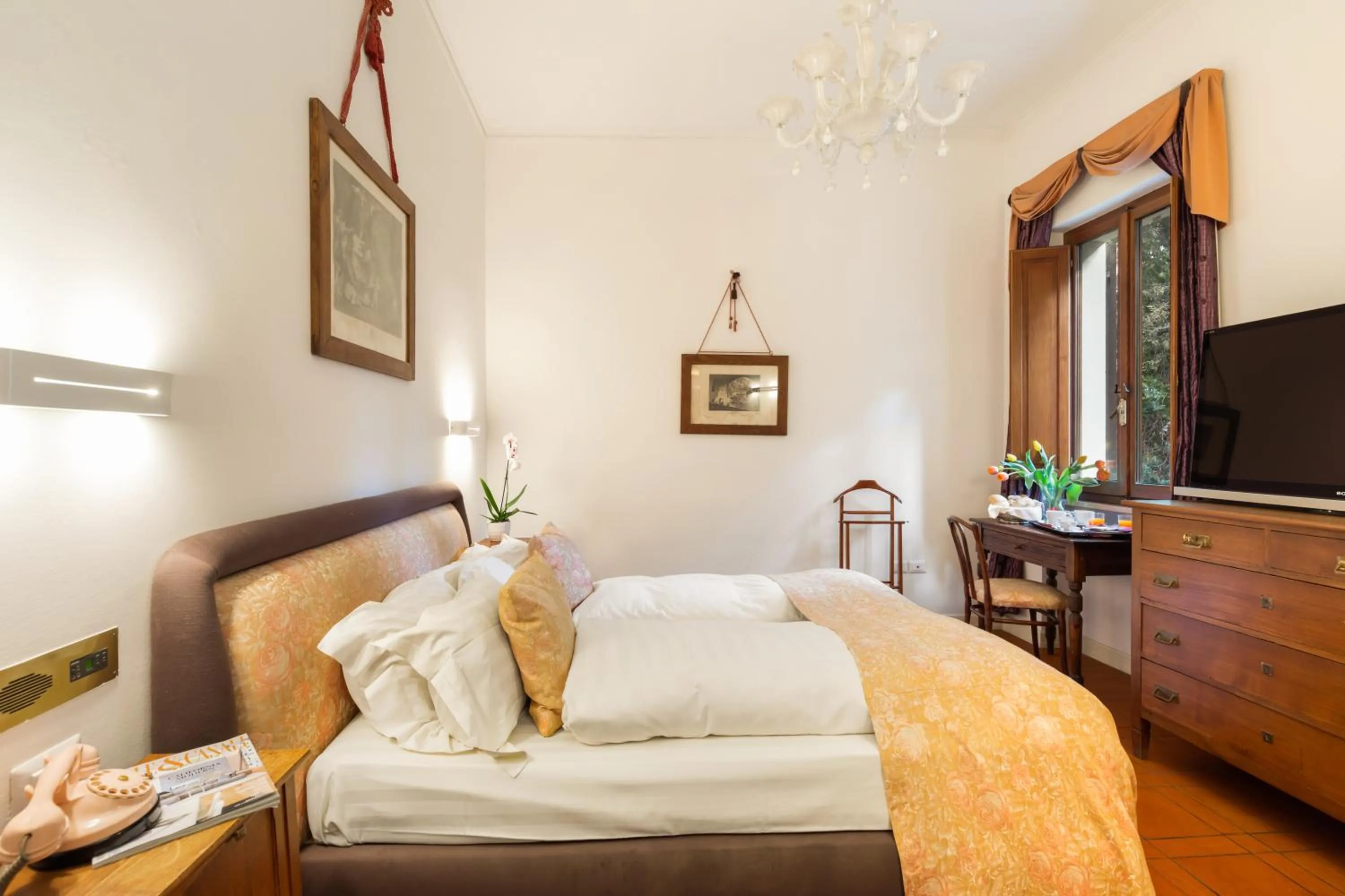 Bed in Villa Pambuffetti