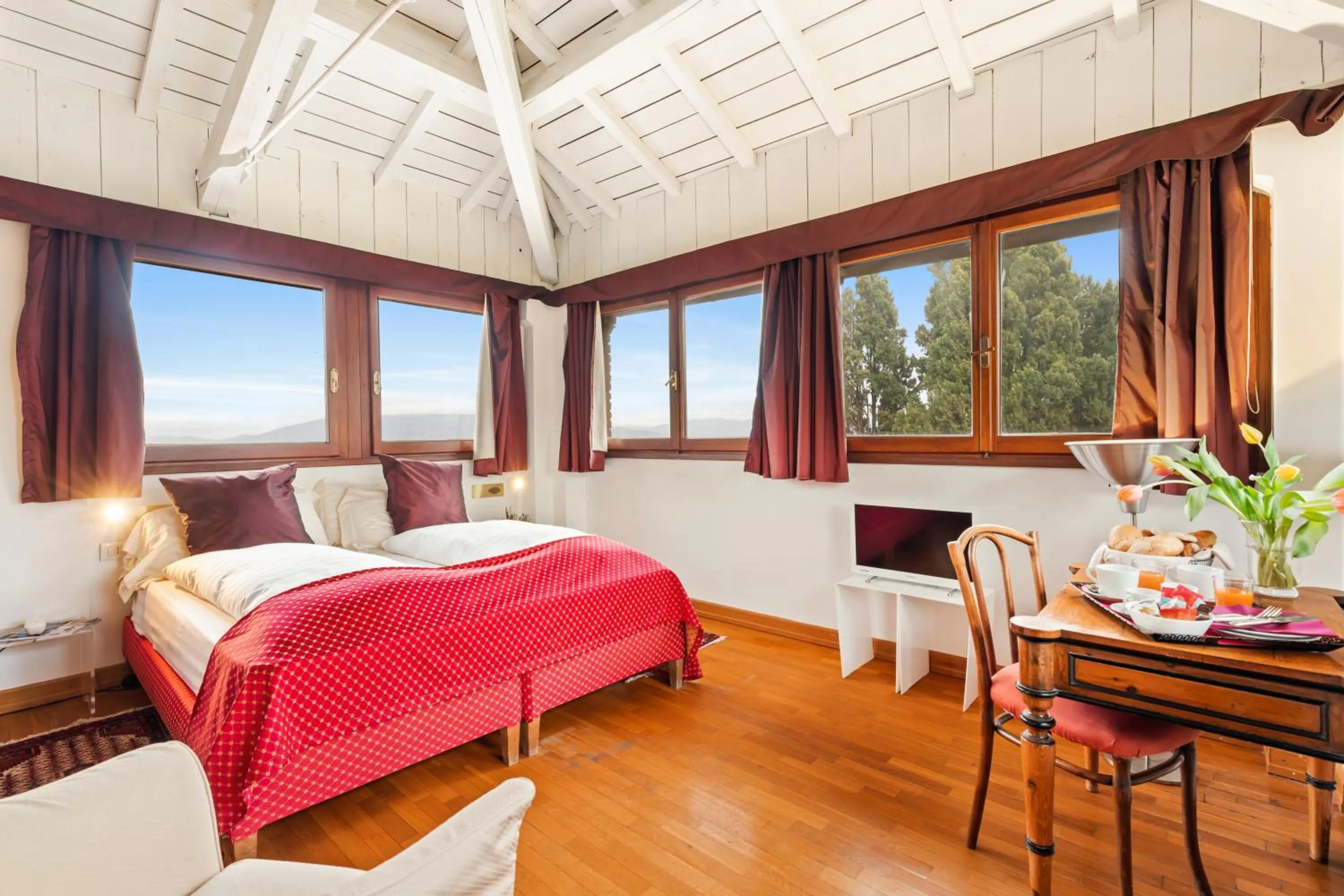 Bed in Villa Pambuffetti