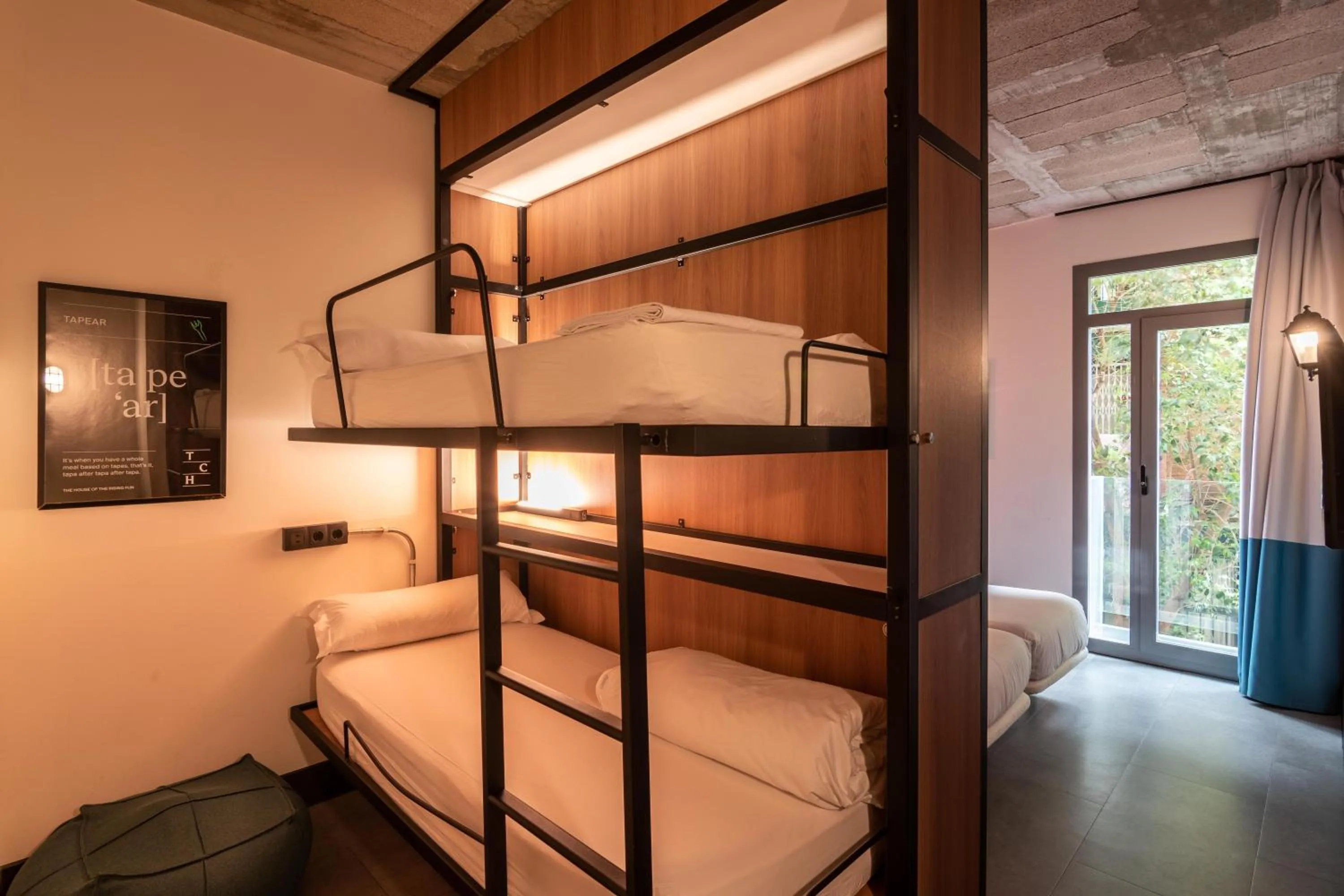 Bedroom, Bed in The Central House Granada Elvira