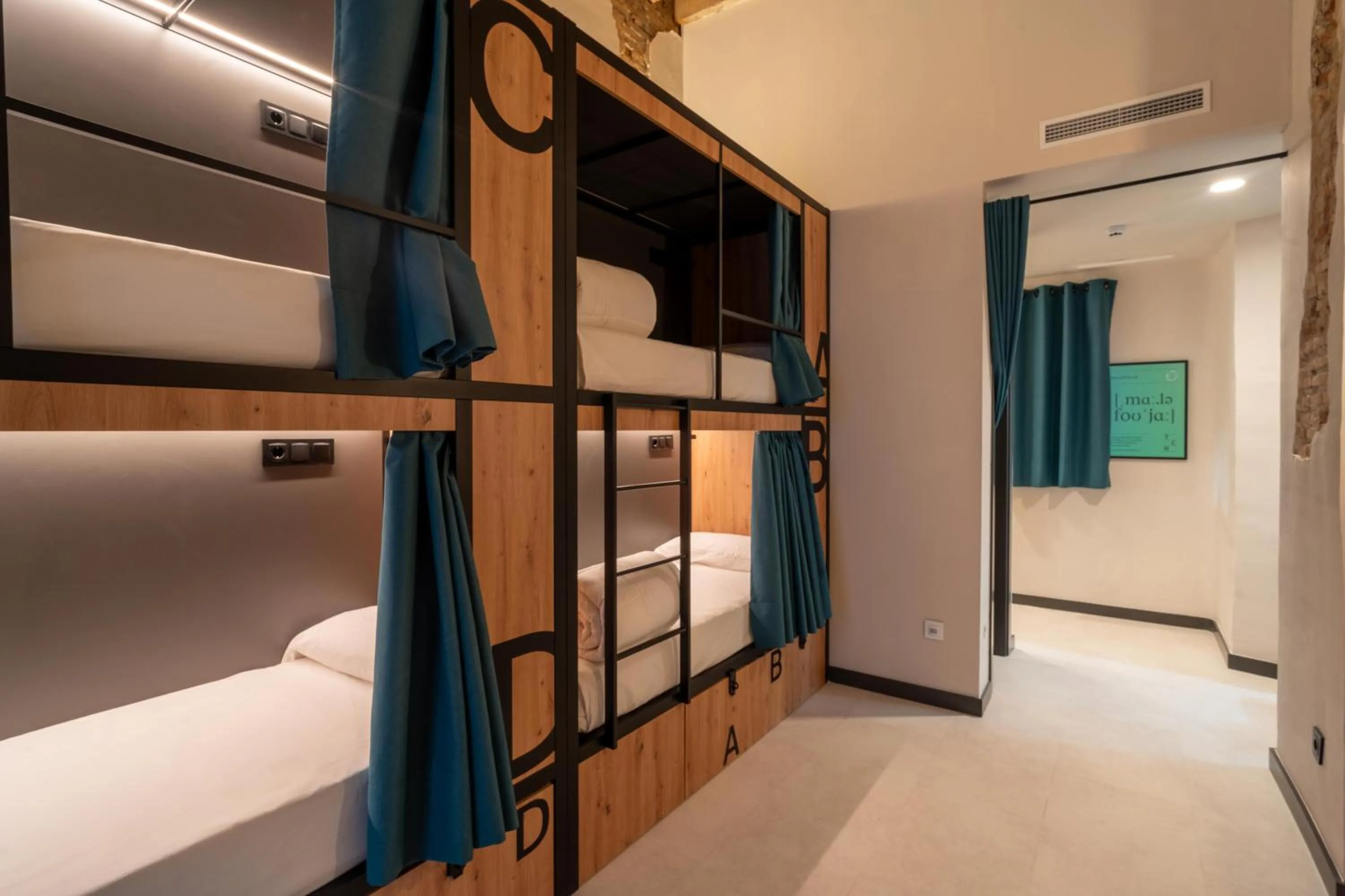 Bedroom, Bed in The Central House Granada Elvira