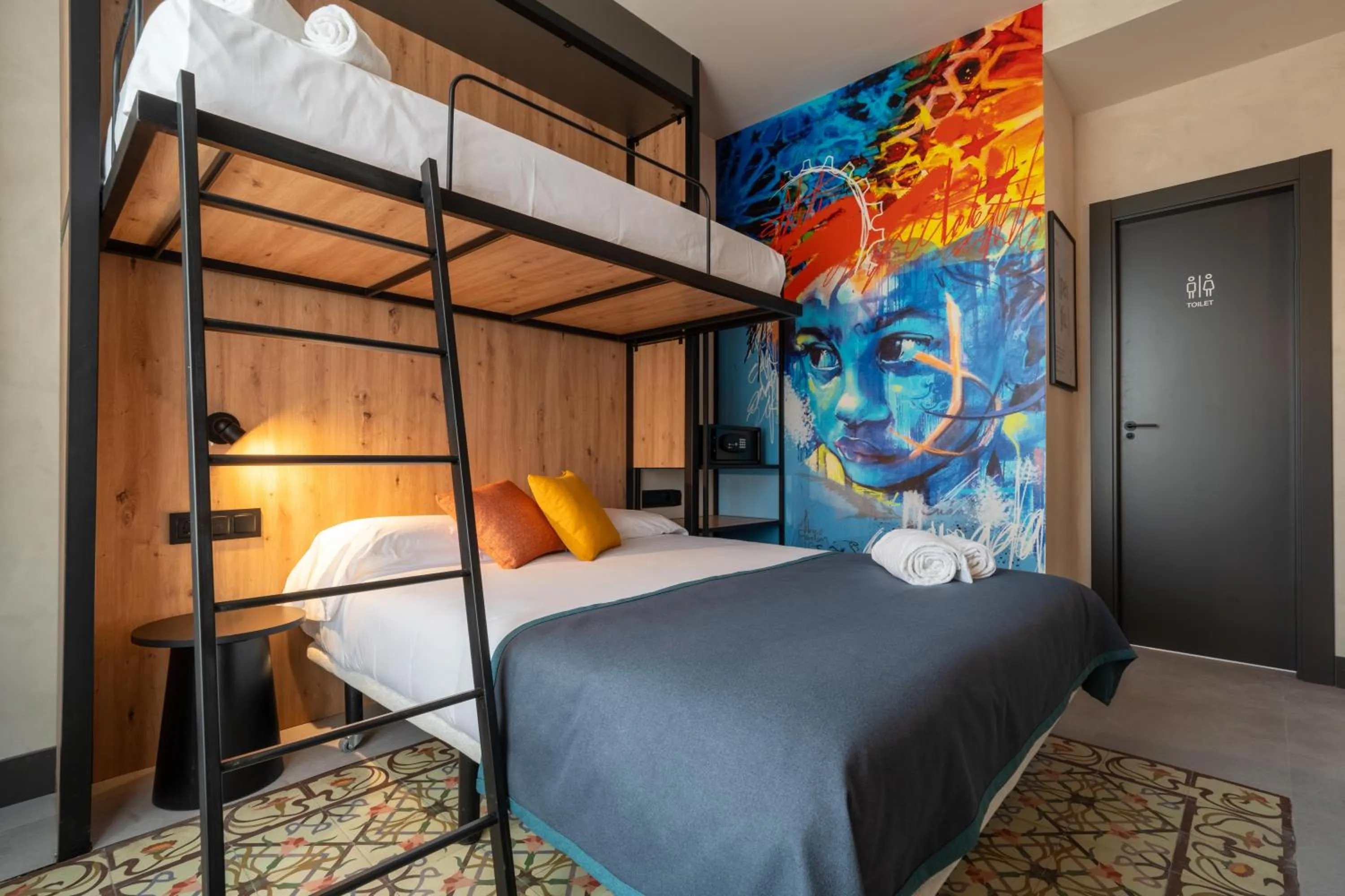 Bedroom, Bed in The Central House Granada Elvira