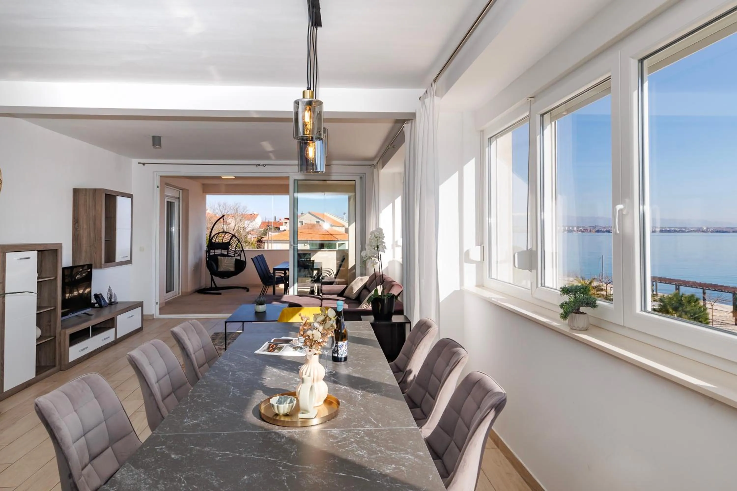 TV and multimedia in Vile Dalmacija