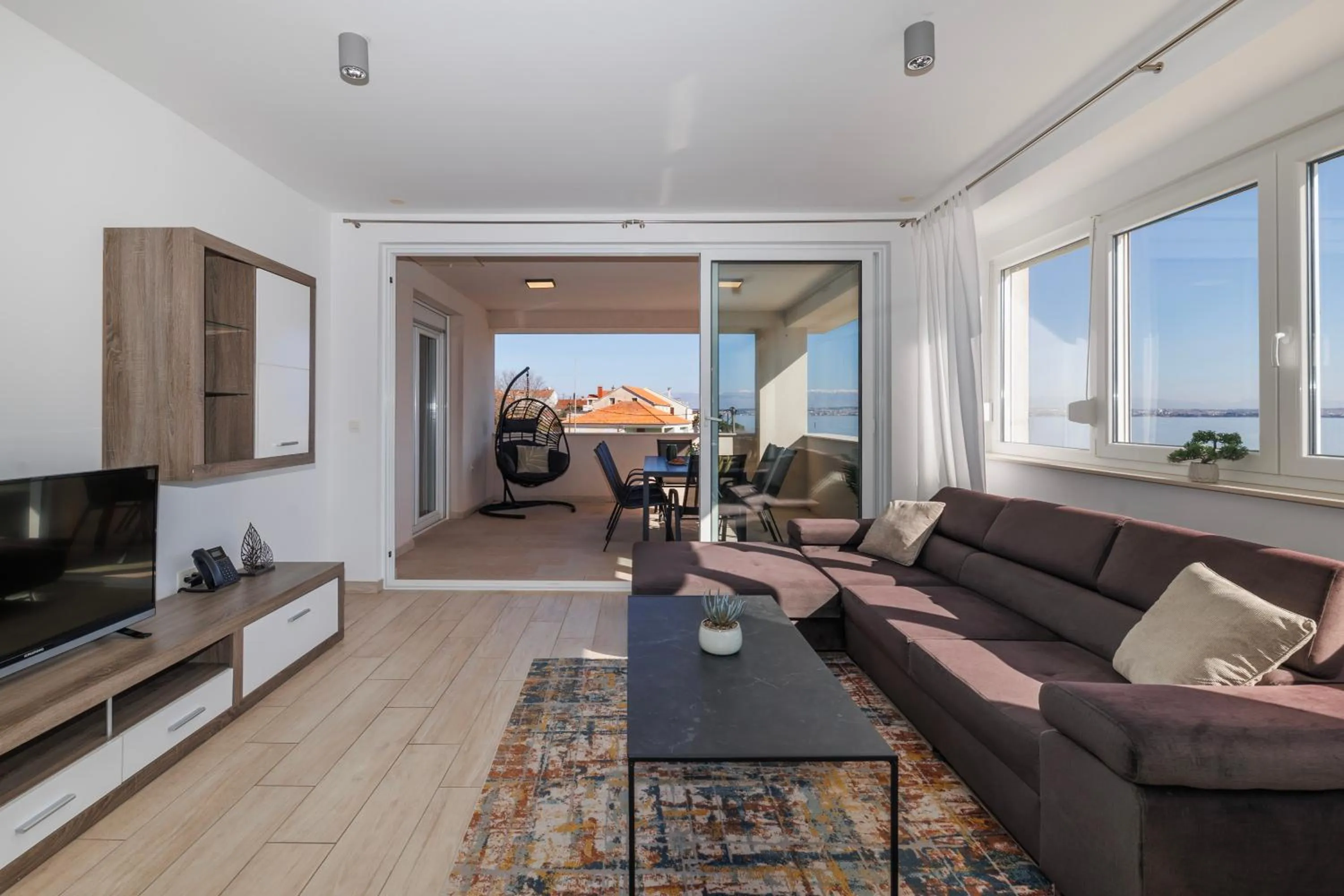 TV and multimedia in Vile Dalmacija