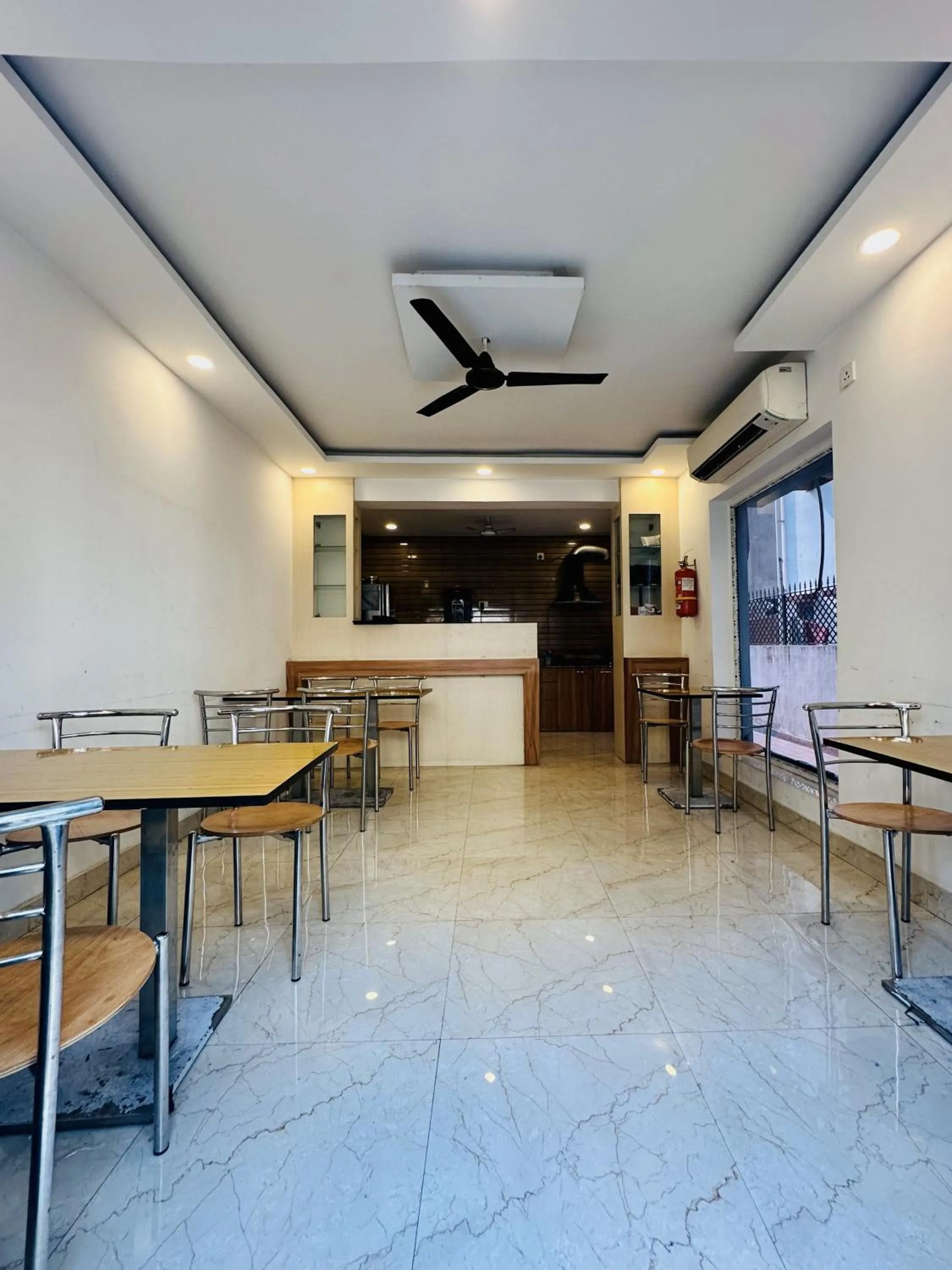 Kitchen or kitchenette in Ostro Inn New Town