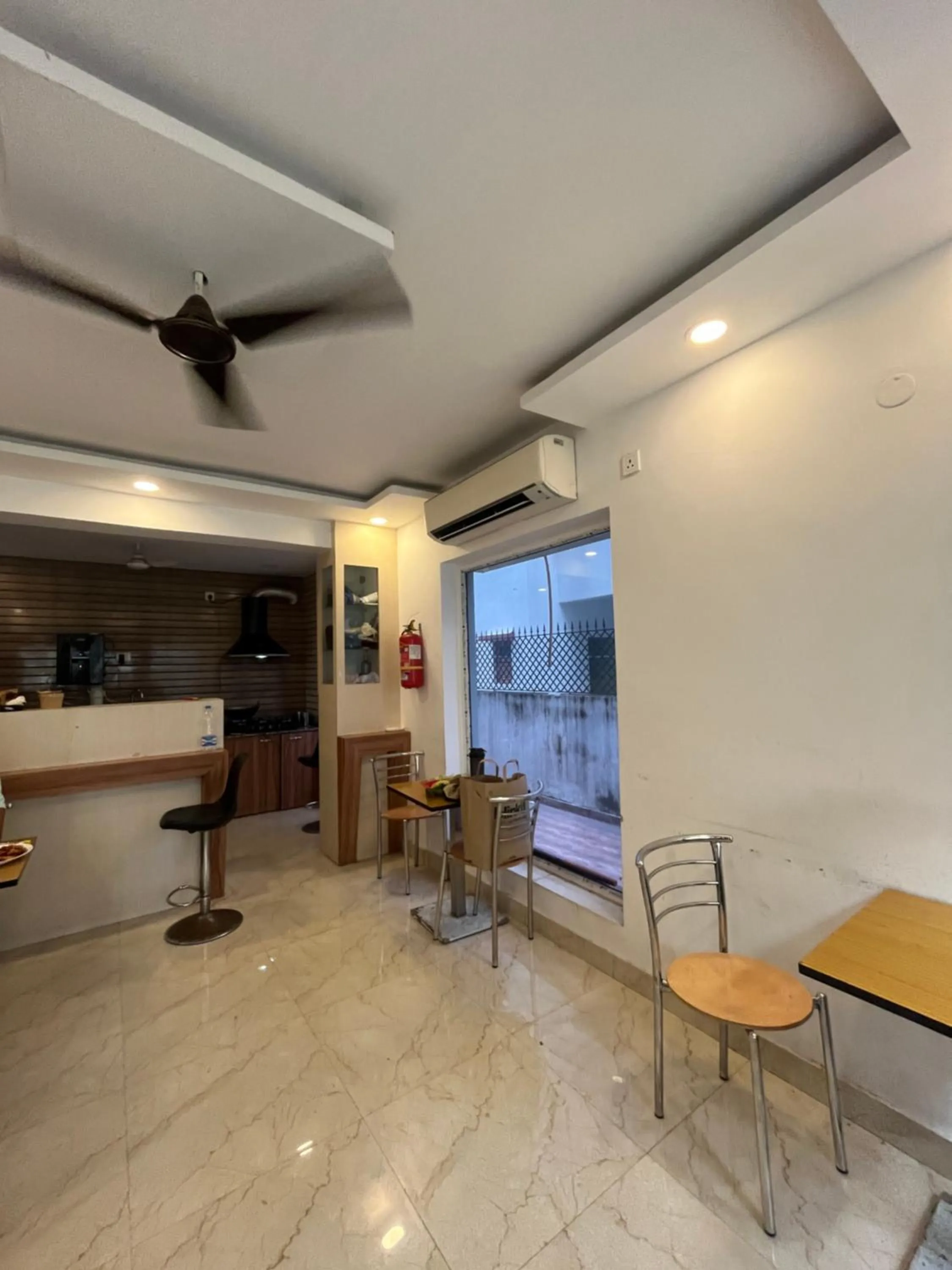 Kitchen or kitchenette in Ostro Inn New Town