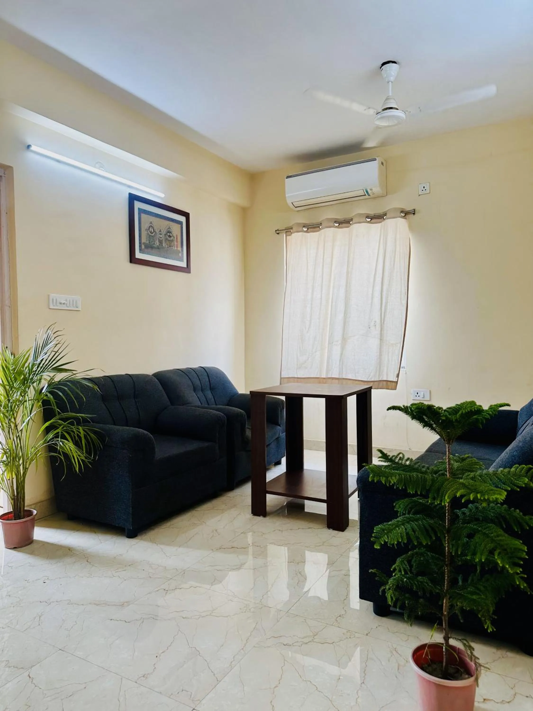 Communal lounge/ TV room in Ostro Inn New Town