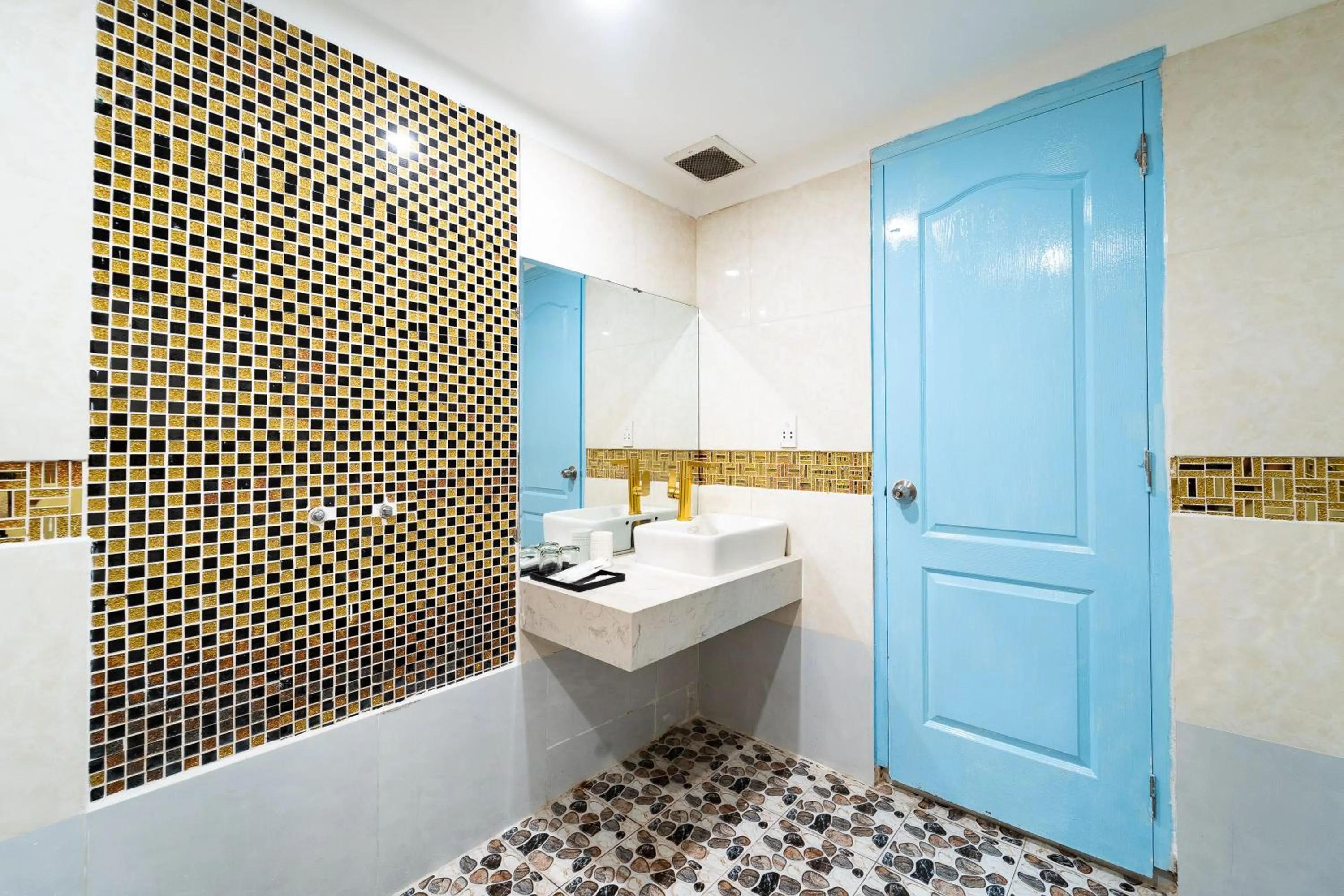 Bathroom in Collection O Joy Inn - Near T3 Terminal