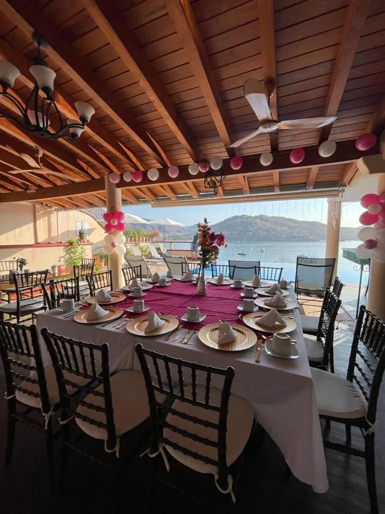 Restaurant/places to eat in Villa del Pescador