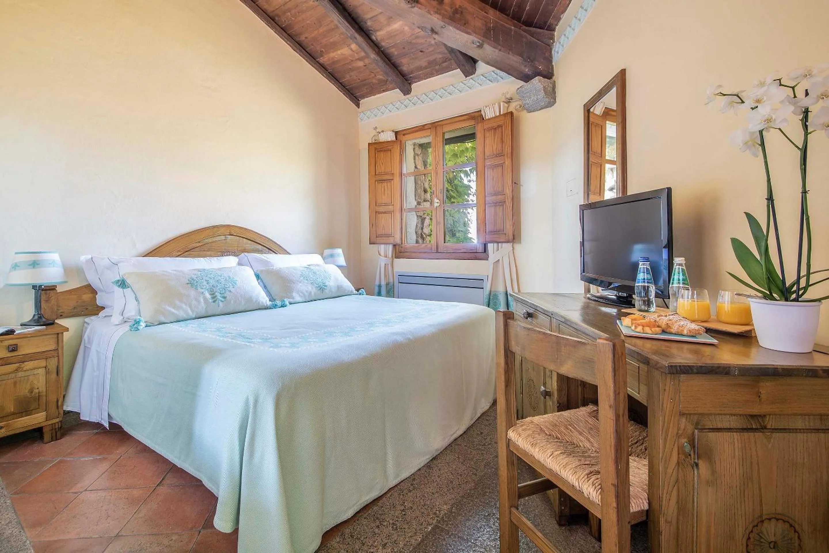 Photo of the whole room, Bed in Hotel Monte Turri - Adults Only