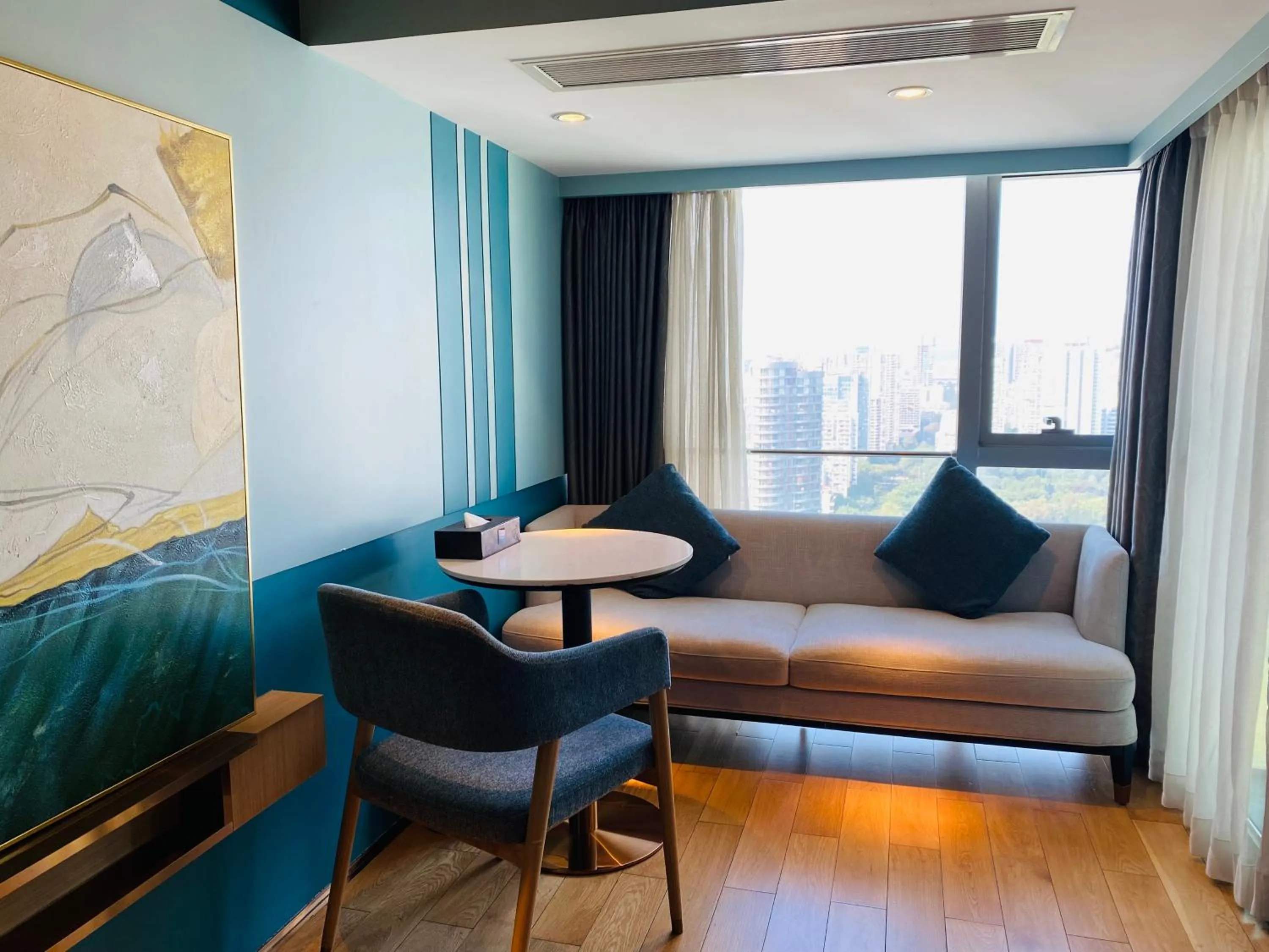 hair dresser in Sentosa Hotel Apartment Taoyuan Branch