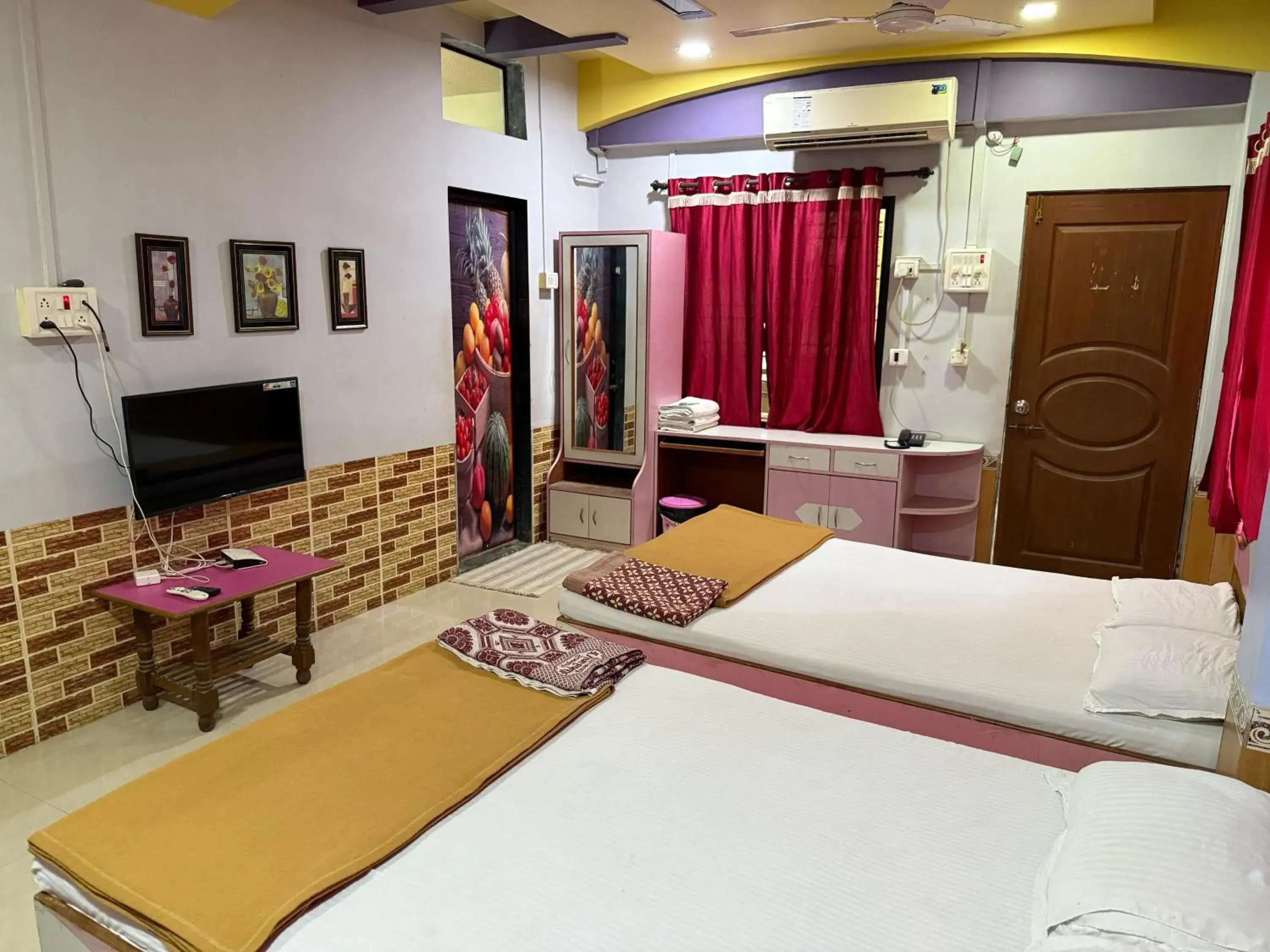 Standard Double Room in Jogalekar Cottage Alibaug Standard Double Room in Jogalekar Cottage Alibaug