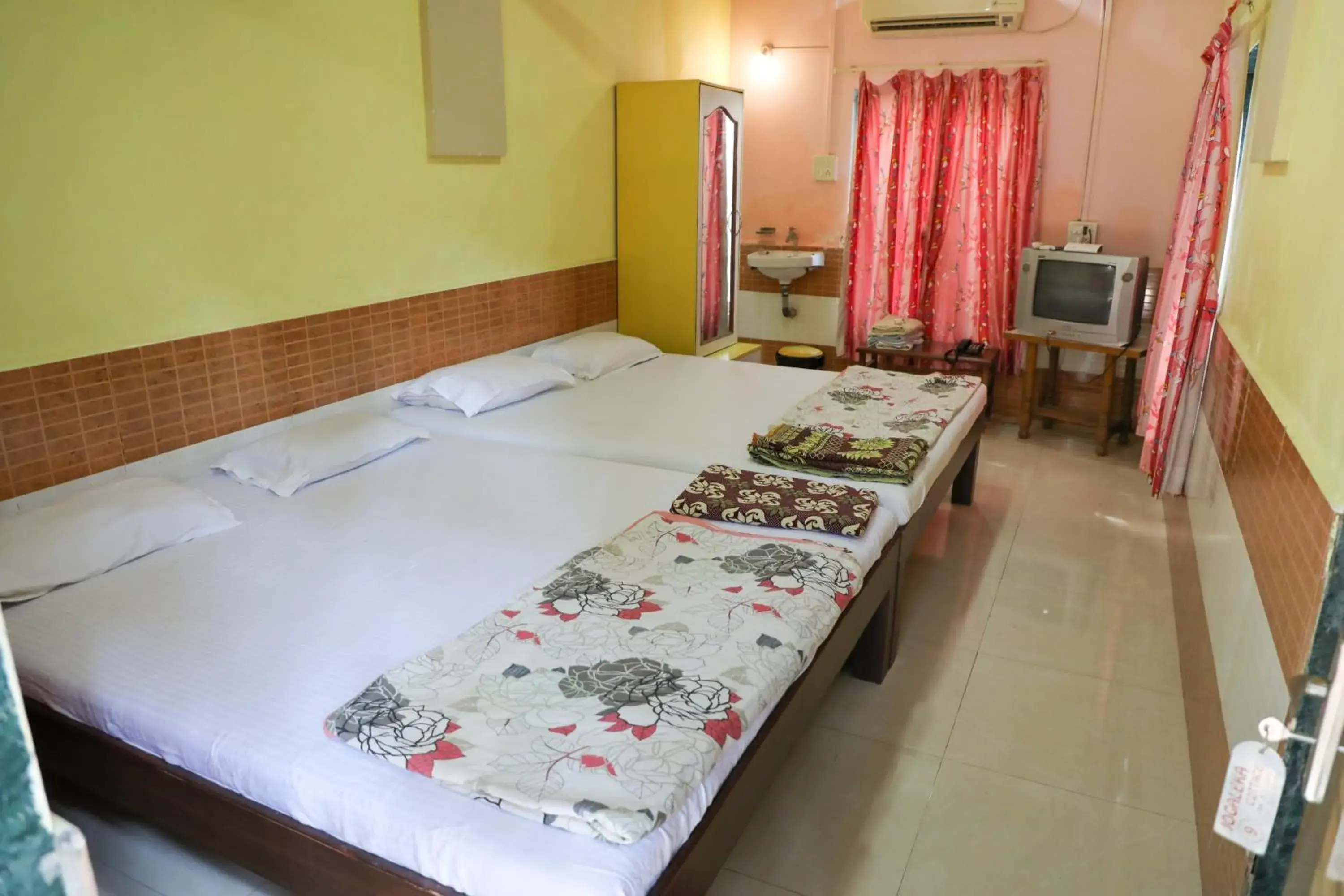 Economy Double Room in Jogalekar Cottage Alibaug Economy Double Room in Jogalekar Cottage Alibaug