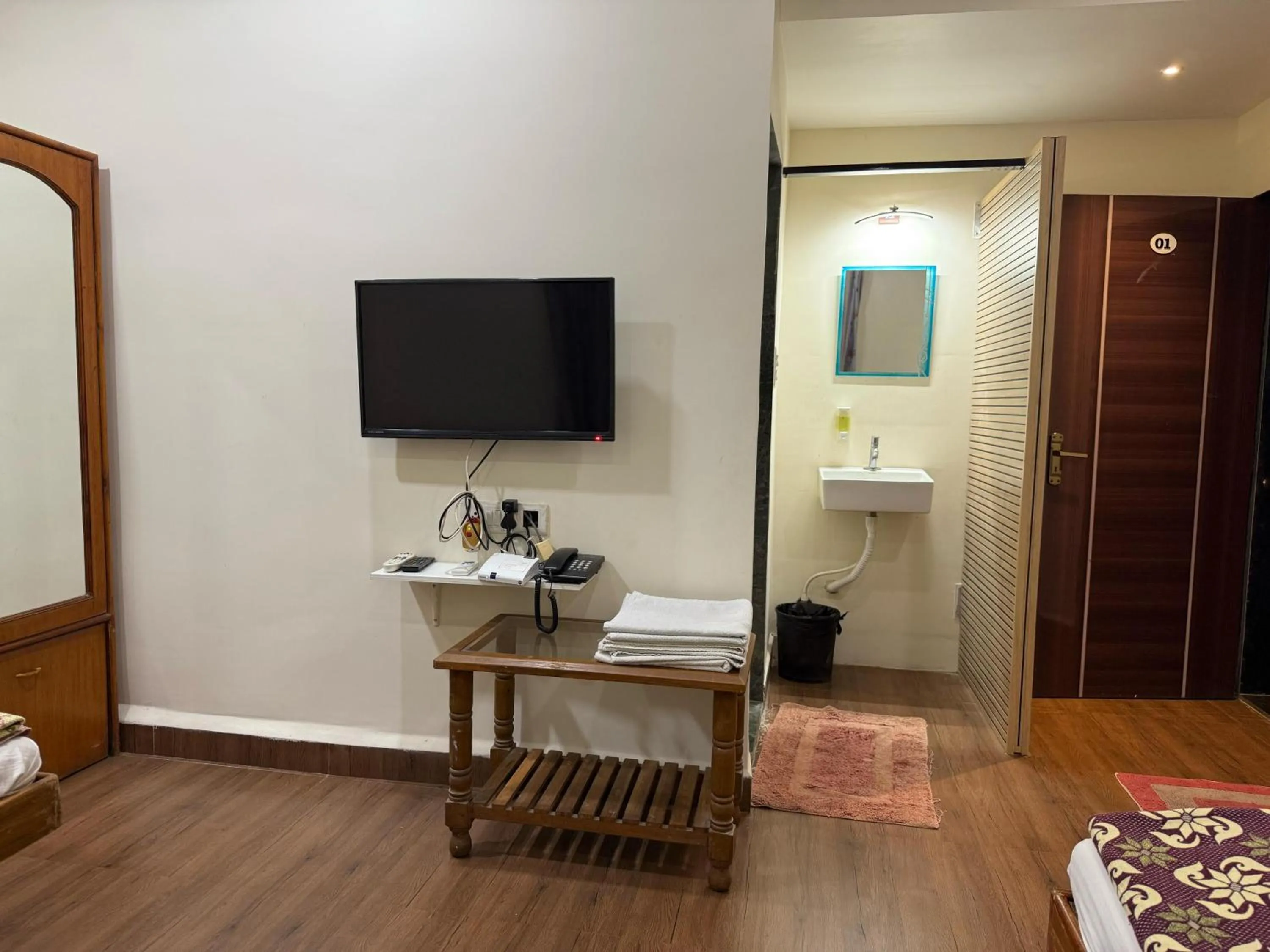 Bedroom, Bed in Jogalekar Cottage Alibaug