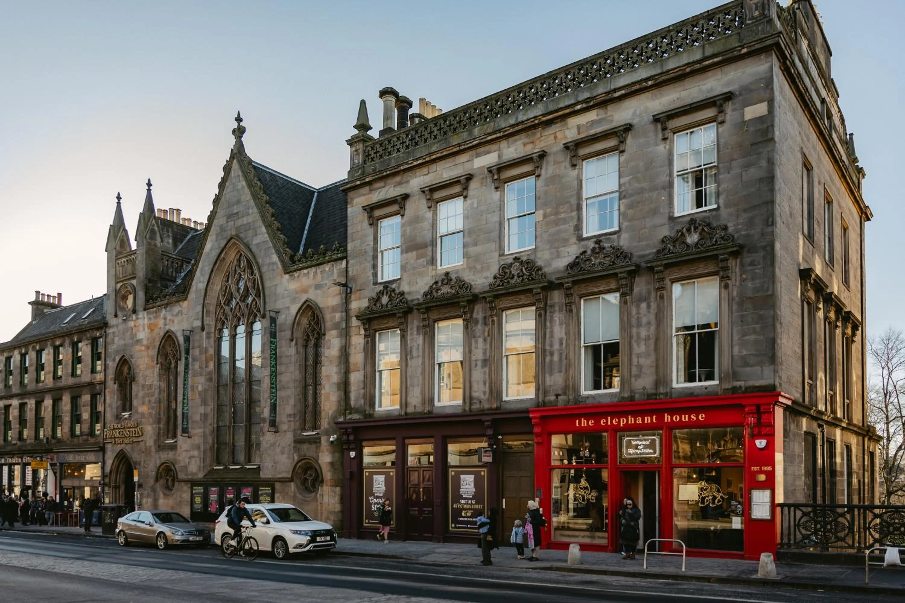 Property building in No1 Apartments Edinburgh - George IV Bridge