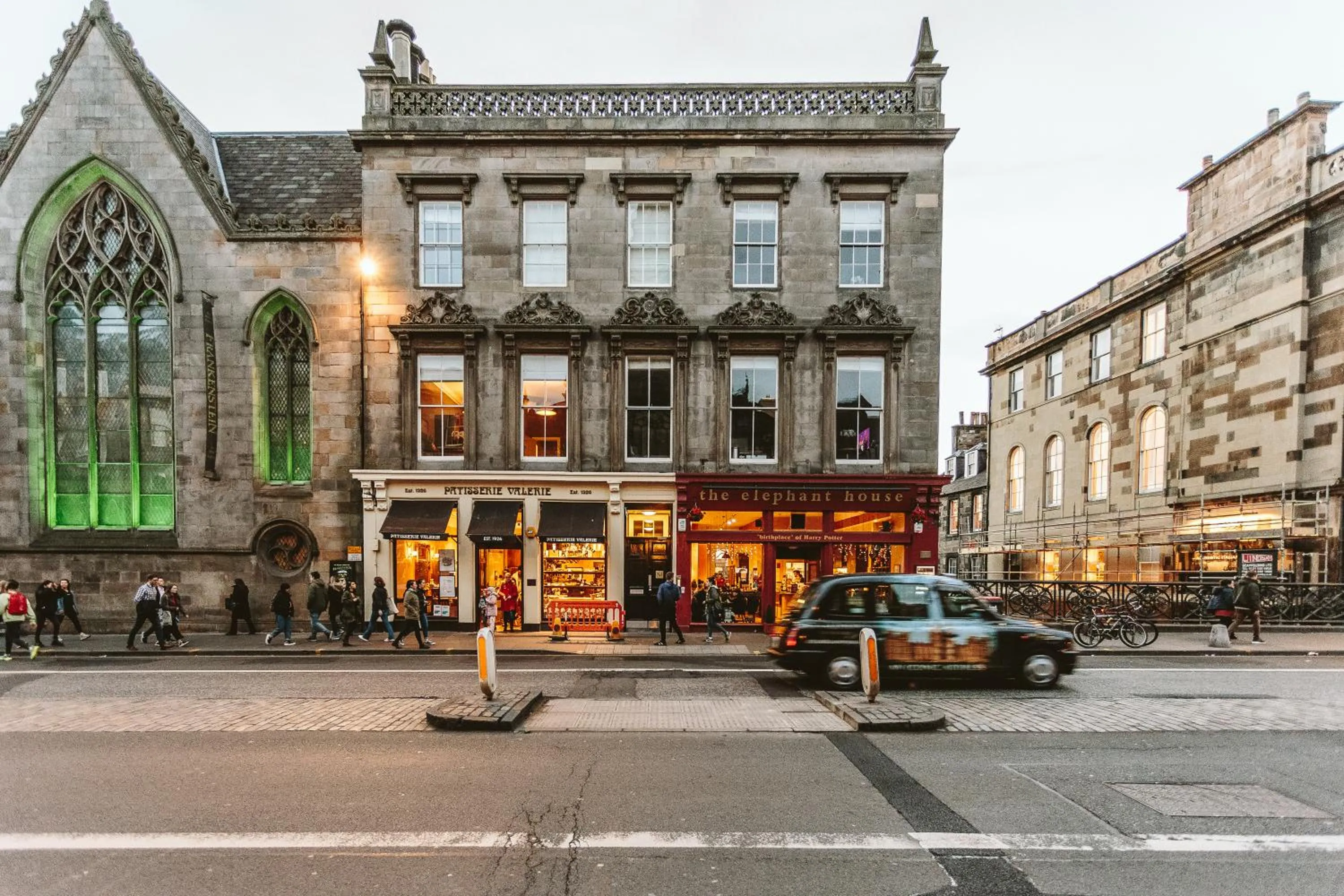 Property building in No1 Apartments Edinburgh - George IV Bridge