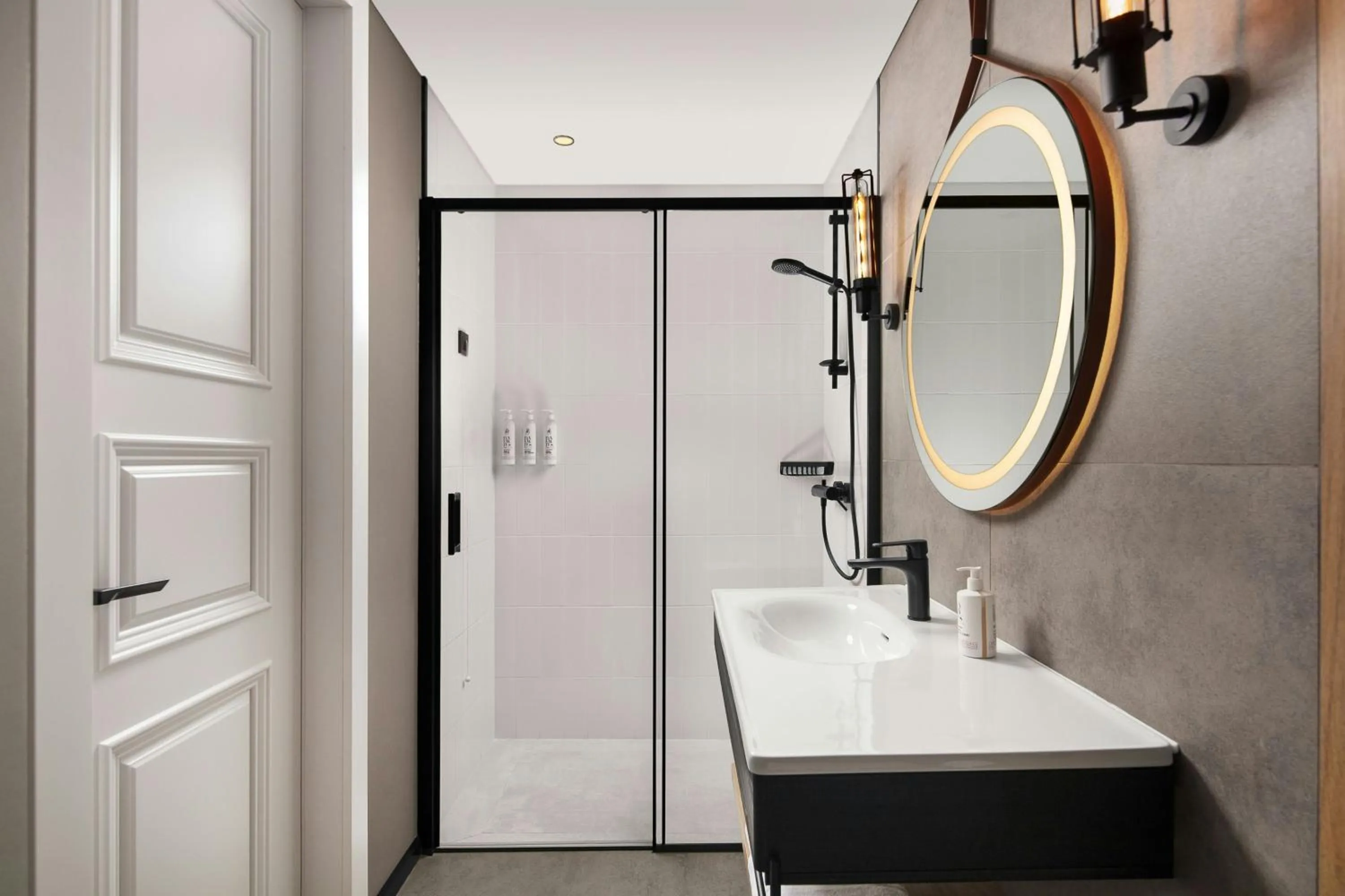 Photo of the whole room in Moxy Istanbul Taksim by Marriott Bonvoy