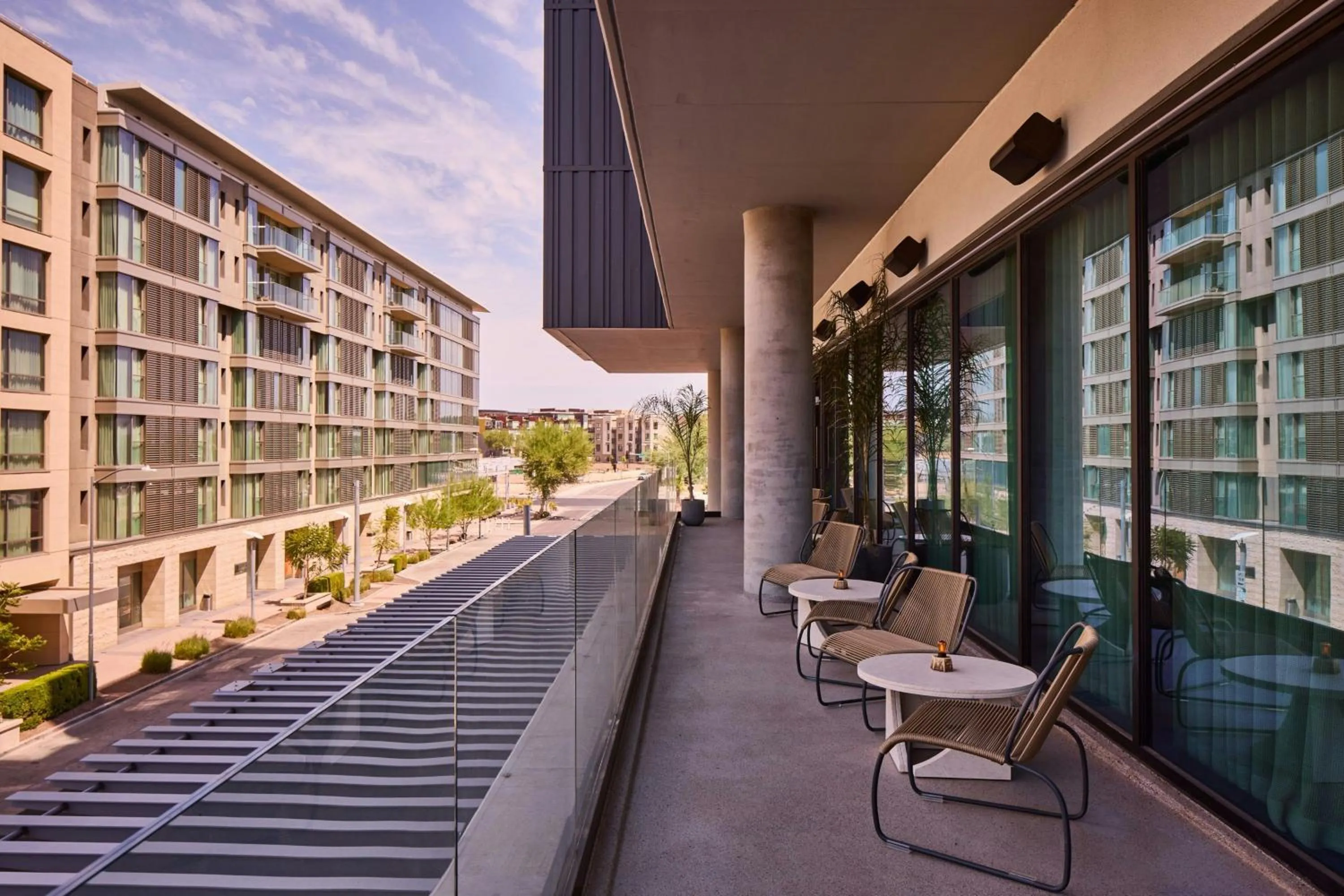 Lounge or bar in The REMI, Scottsdale, Autograph Collection