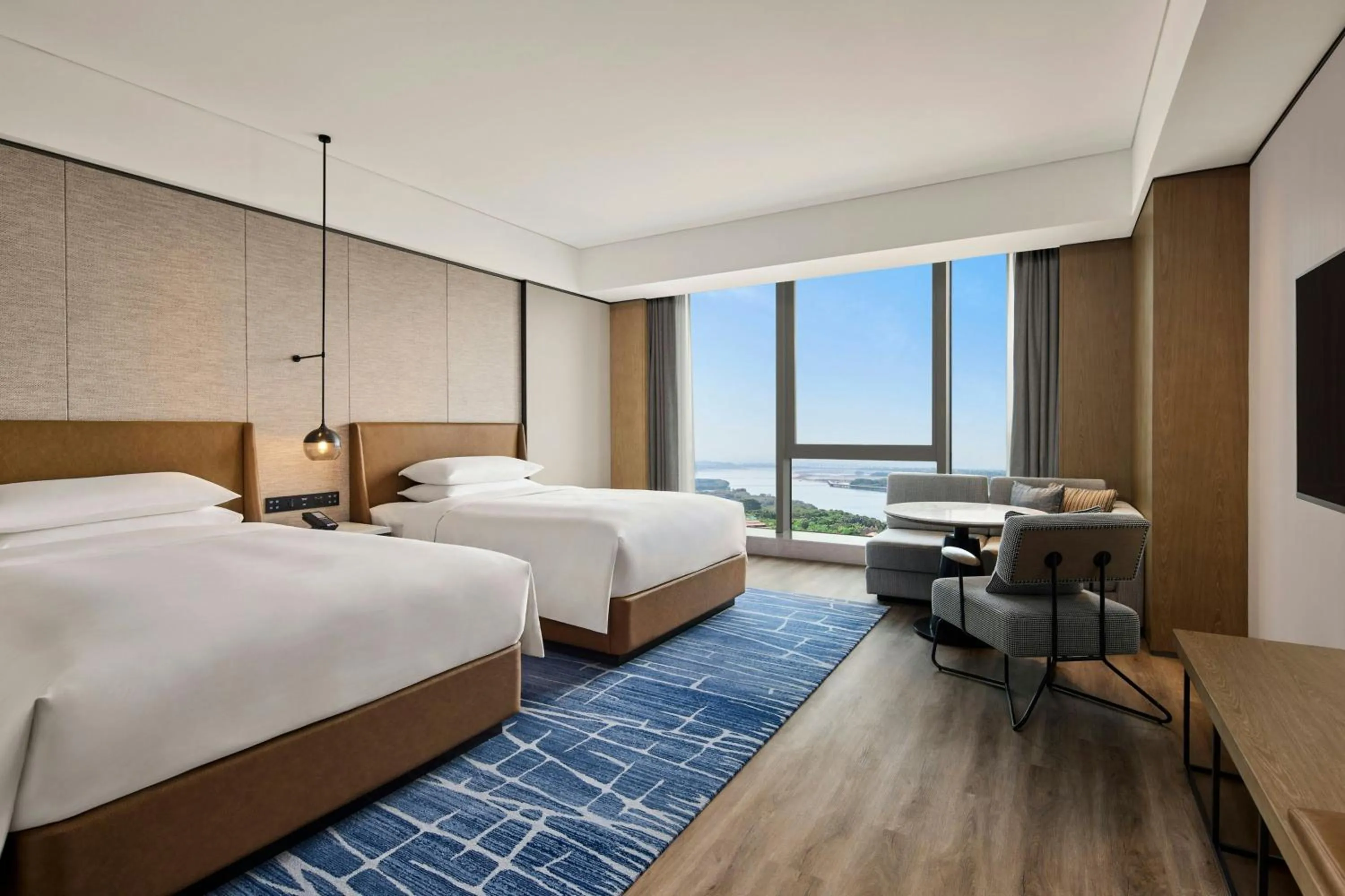 Photo of the whole room, Bed in Sheraton Grand Xiamen Jimei