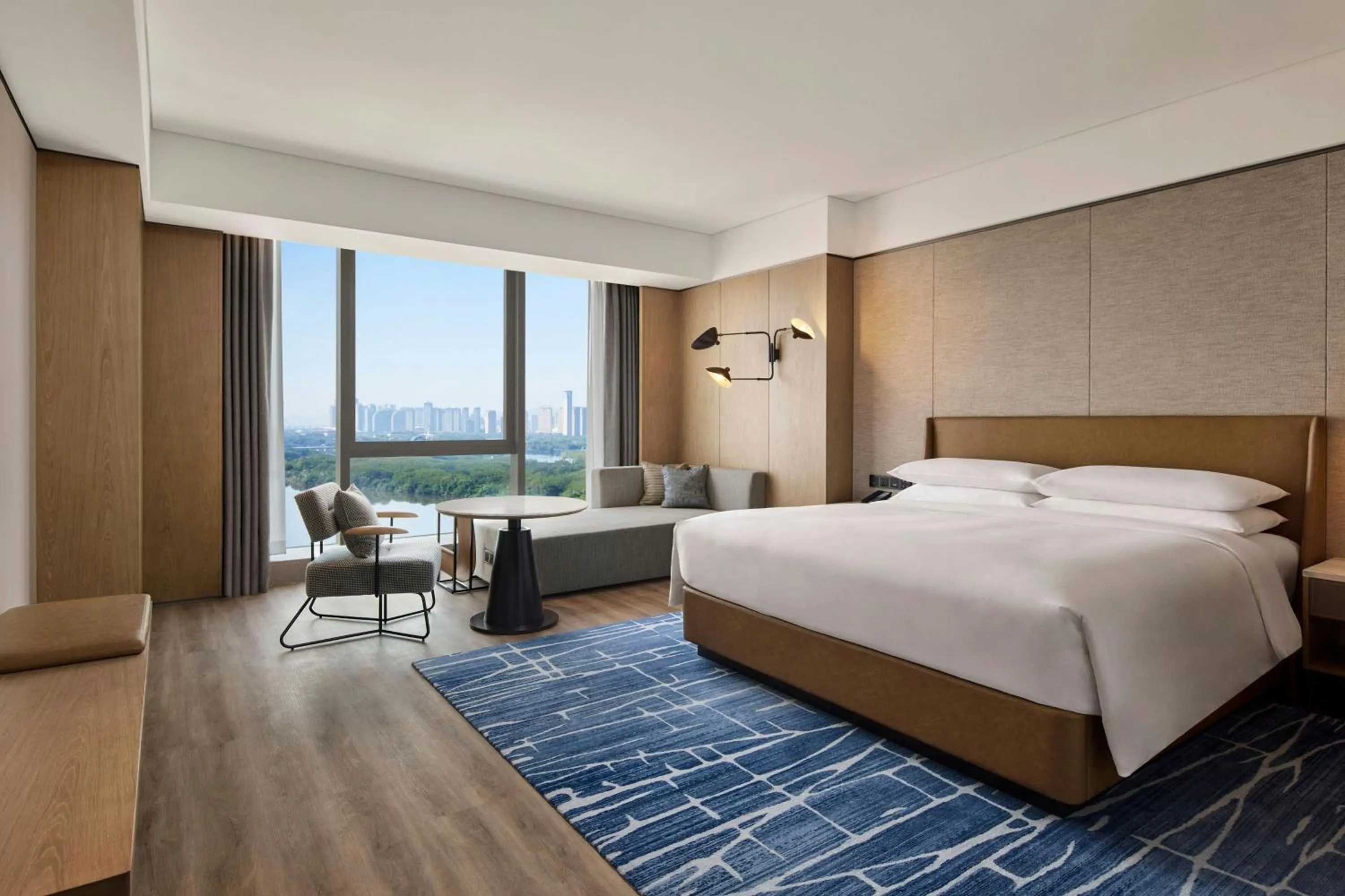 Photo of the whole room, Bed in Sheraton Grand Xiamen Jimei