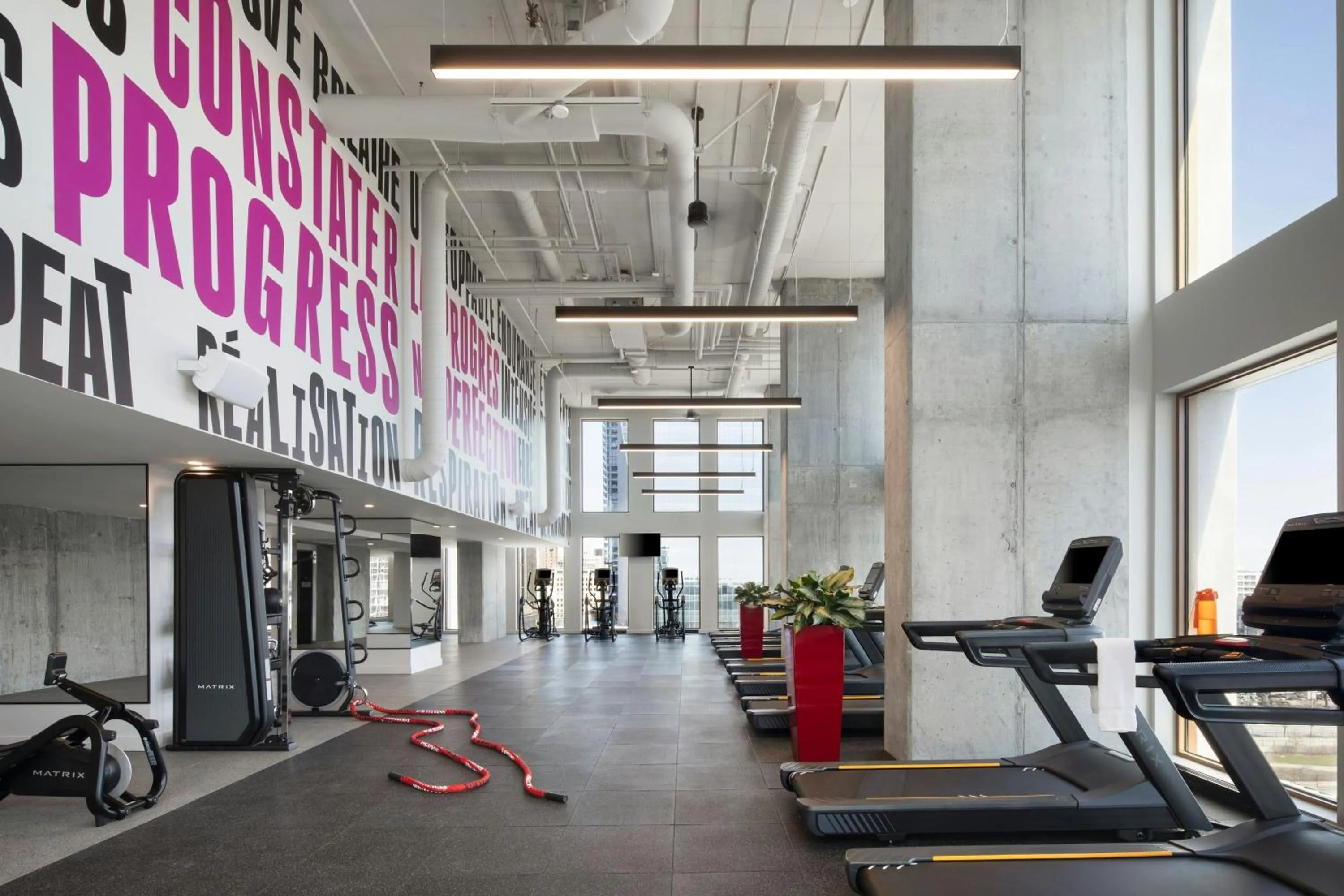 Area and facilities in Moxy Montreal Downtown