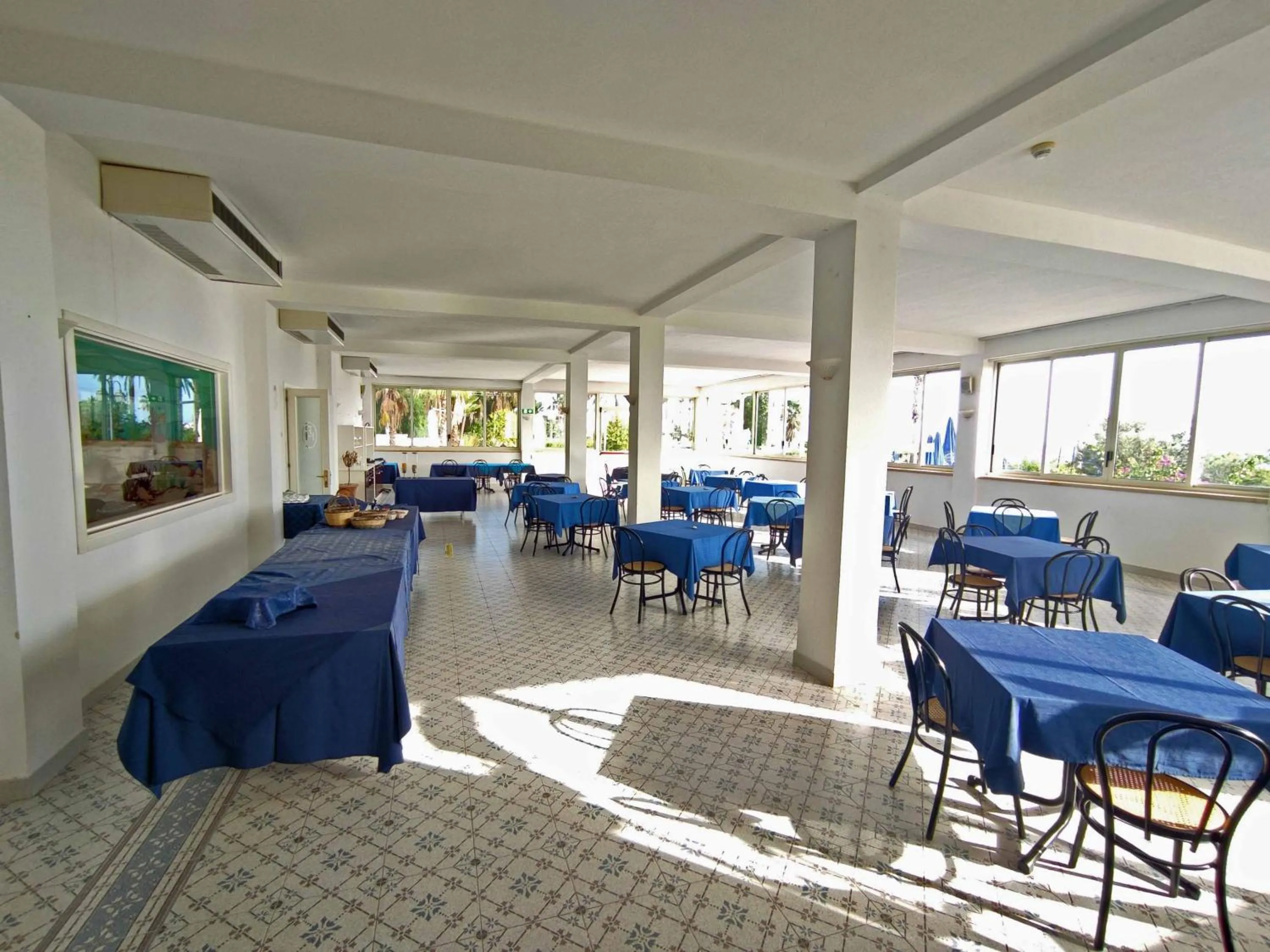 Restaurant/places to eat in Picchio Hotel Pescoluse