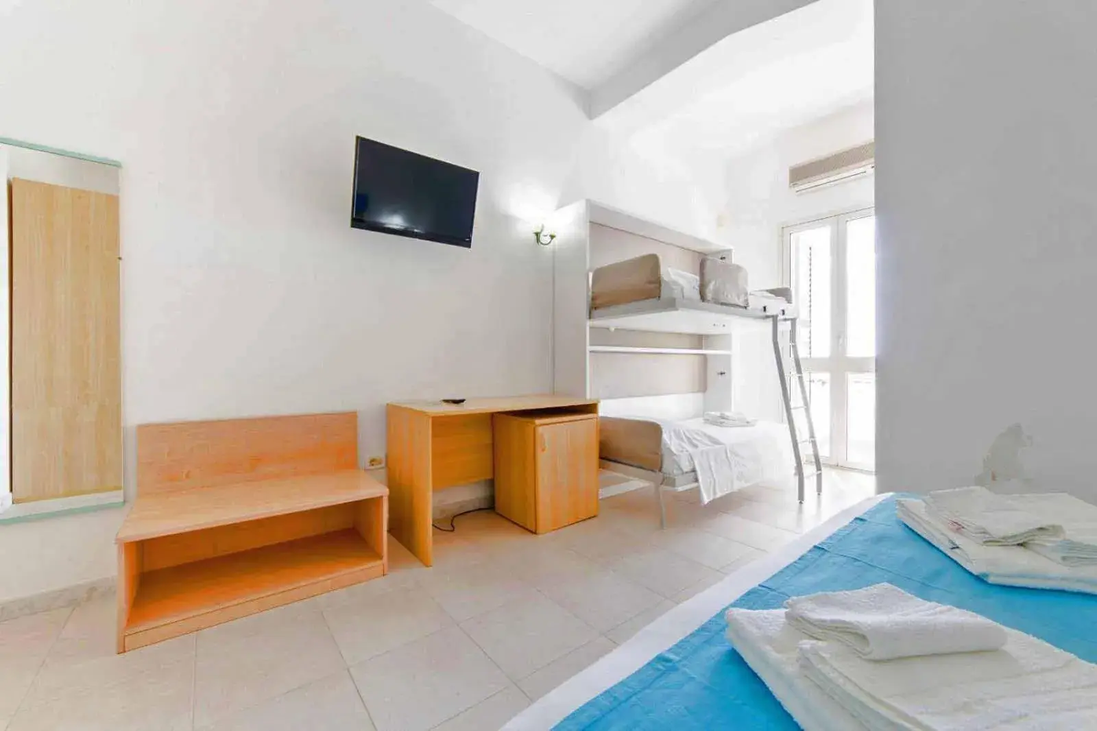 Quadruple Room with Sea View in Picchio Hotel Pescoluse Quadruple Room with Sea View in Picchio Hotel Pescoluse