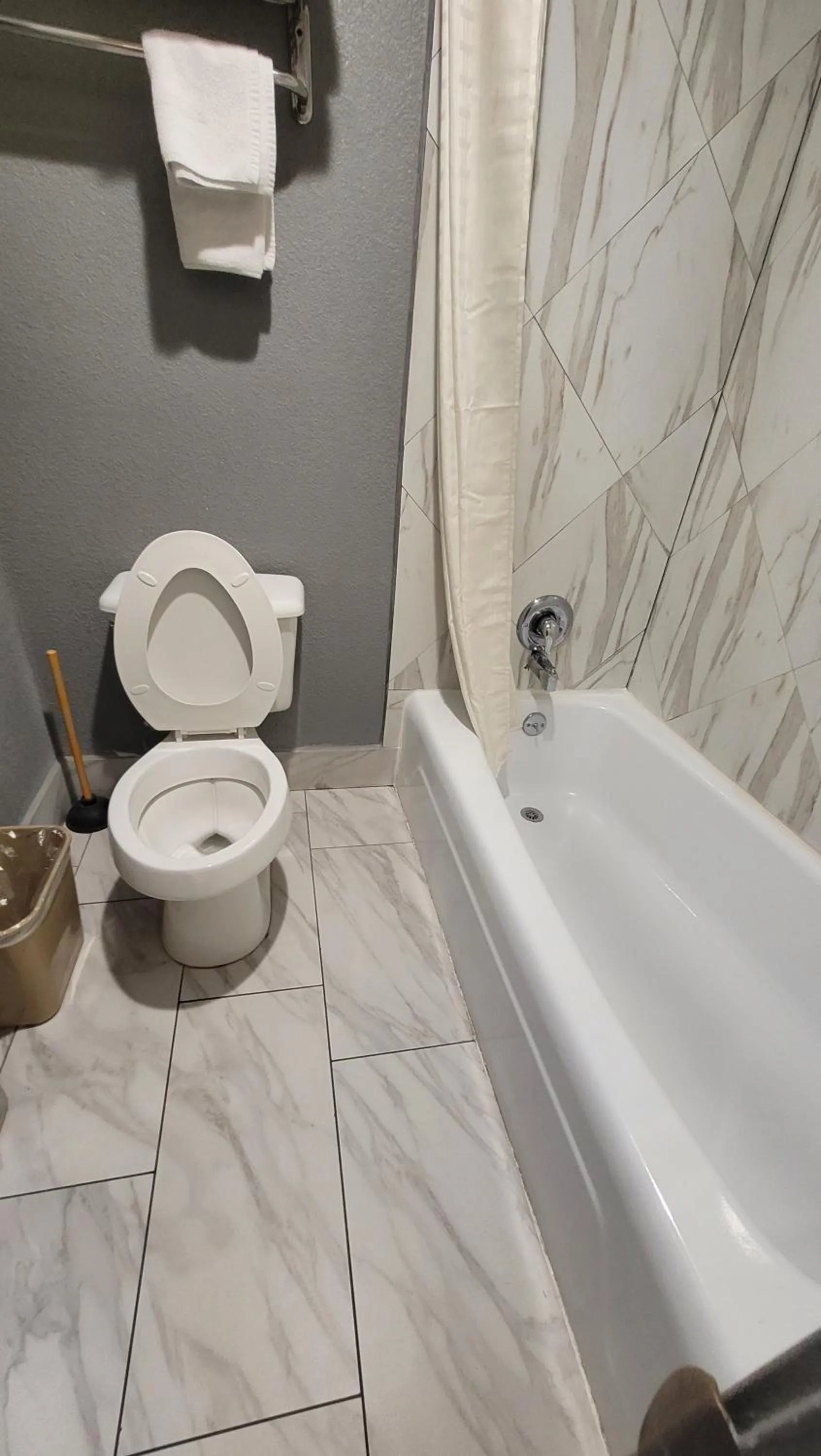 Bathroom in Americas Best Value Inn Frost Bank Center