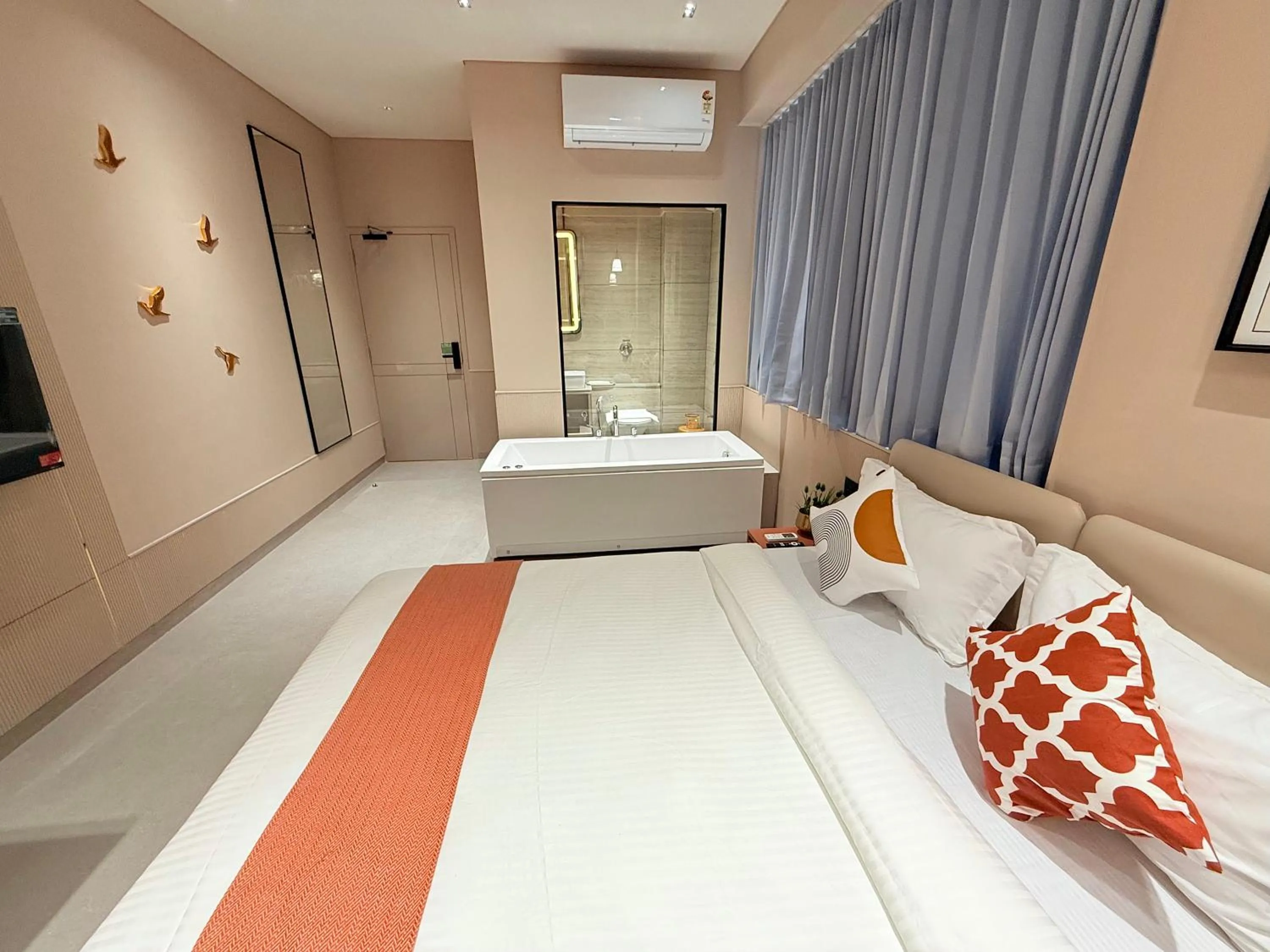 Living room in Hotel Fun Regency Motera Ahmadabad