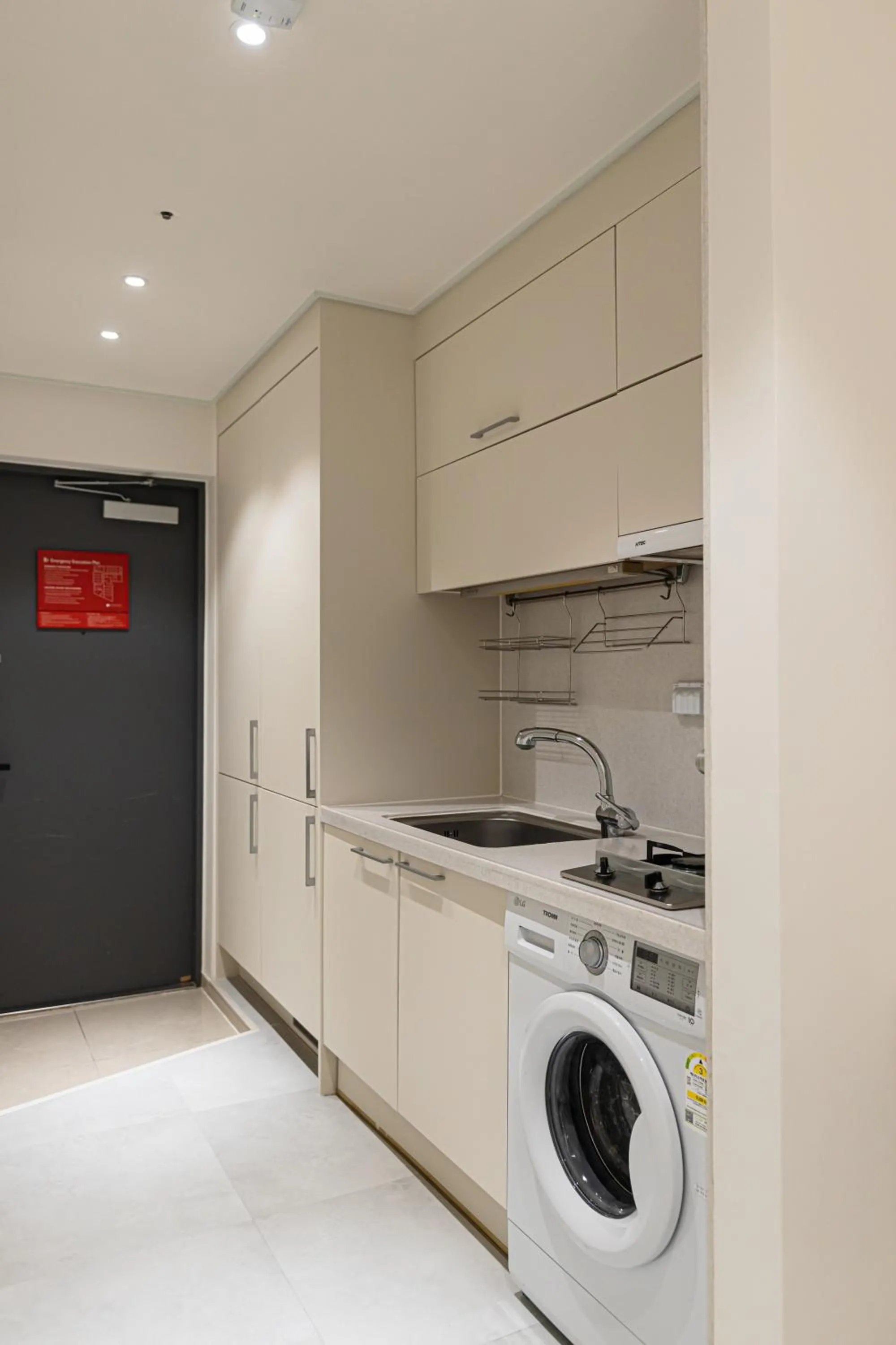 Kitchen or kitchenette in Hotel Modak Namdaemun