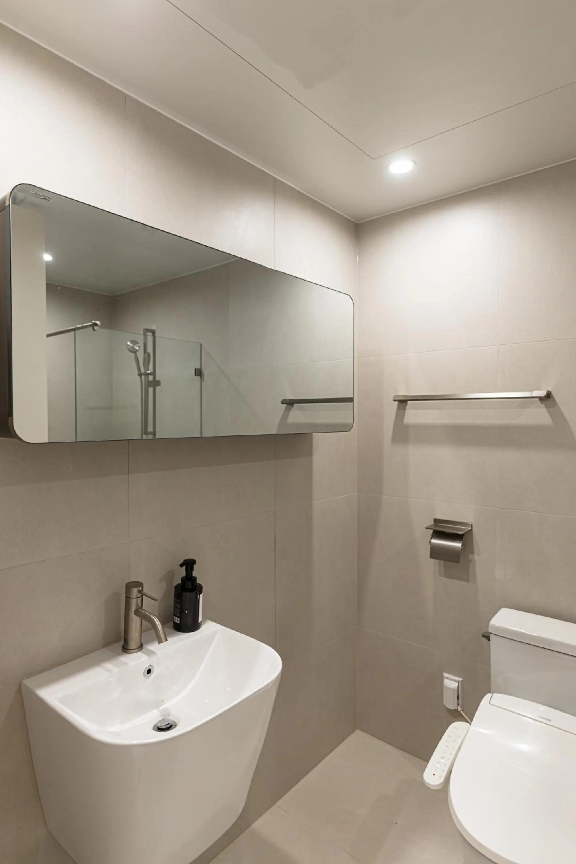 Shower in Hotel Modak Namdaemun