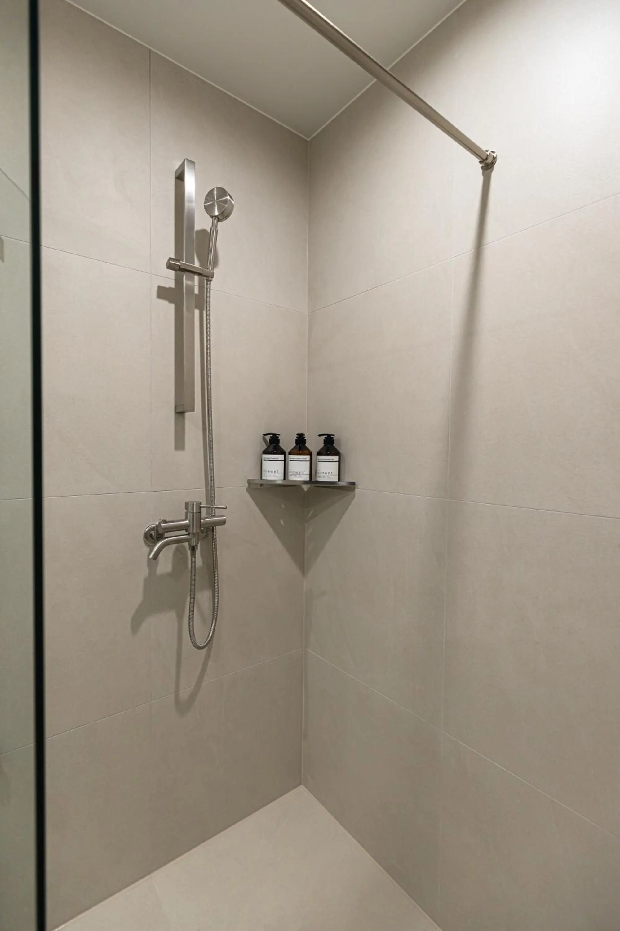 Shower in Hotel Modak Namdaemun