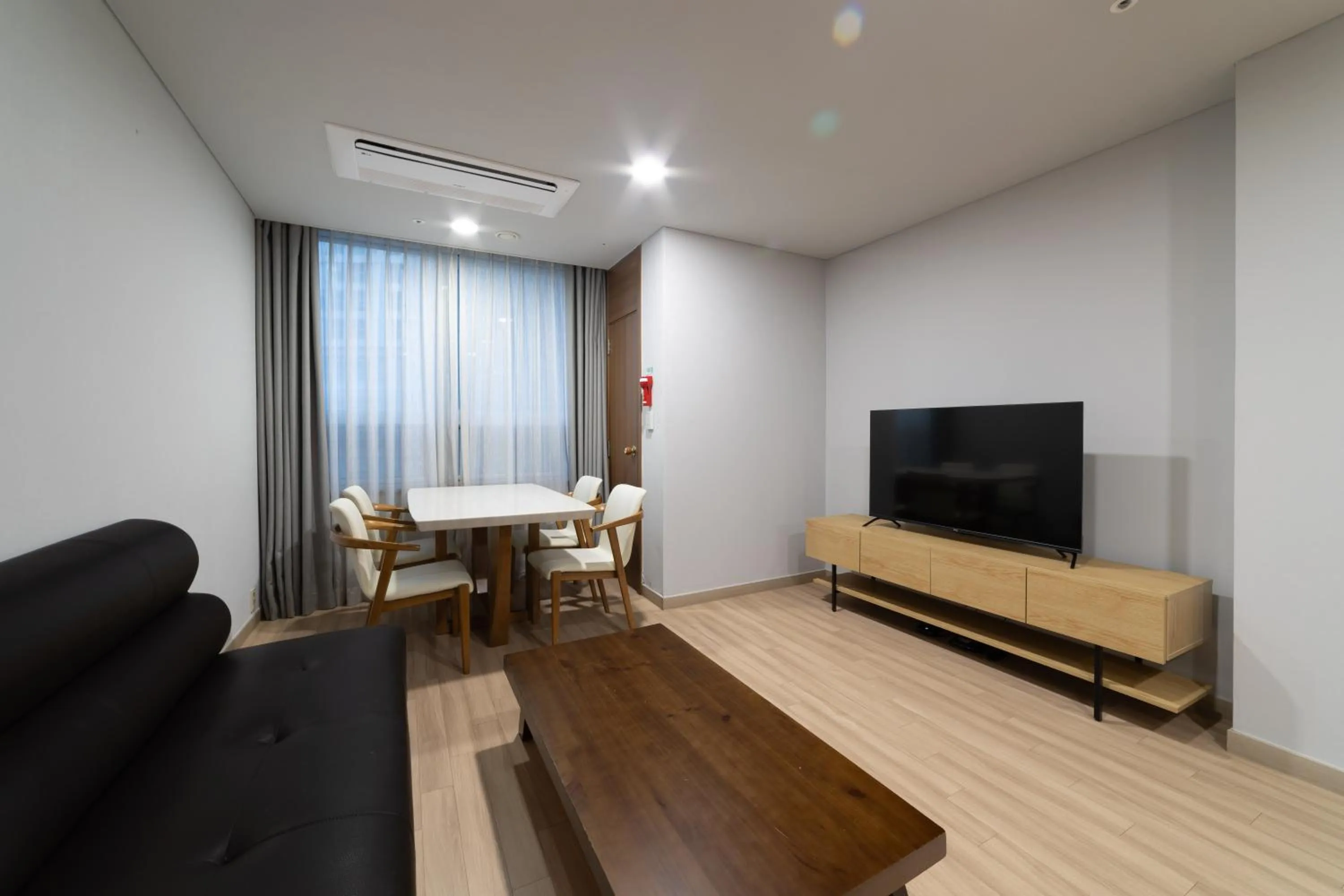 TV and multimedia in Hotel Modak Namdaemun