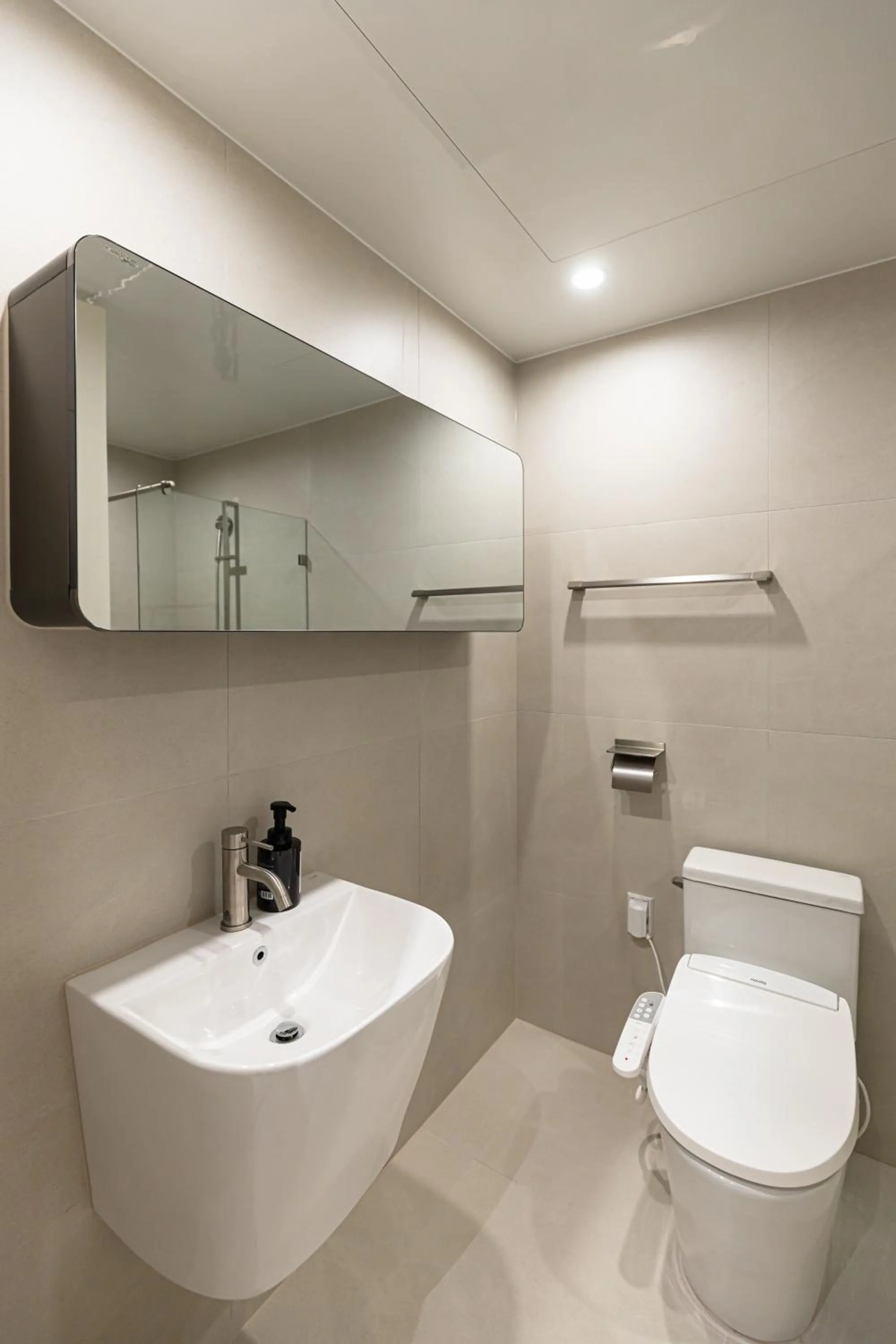 Toilet in Hotel Modak Namdaemun