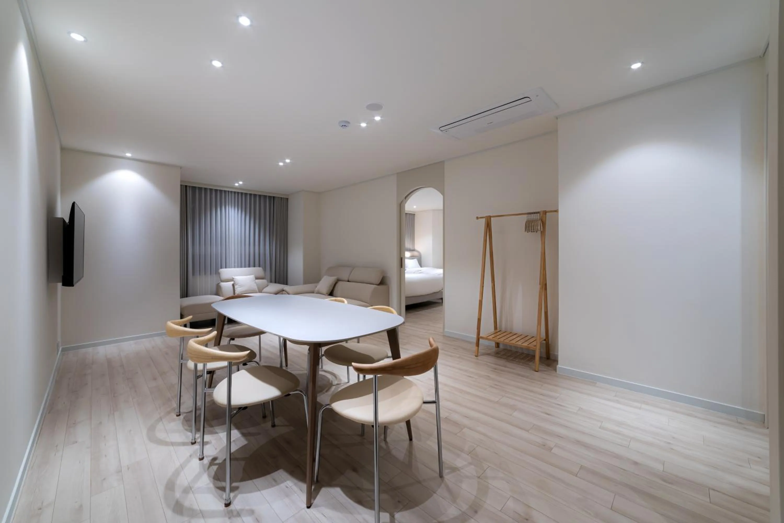 TV and multimedia in Hotel Modak Namdaemun