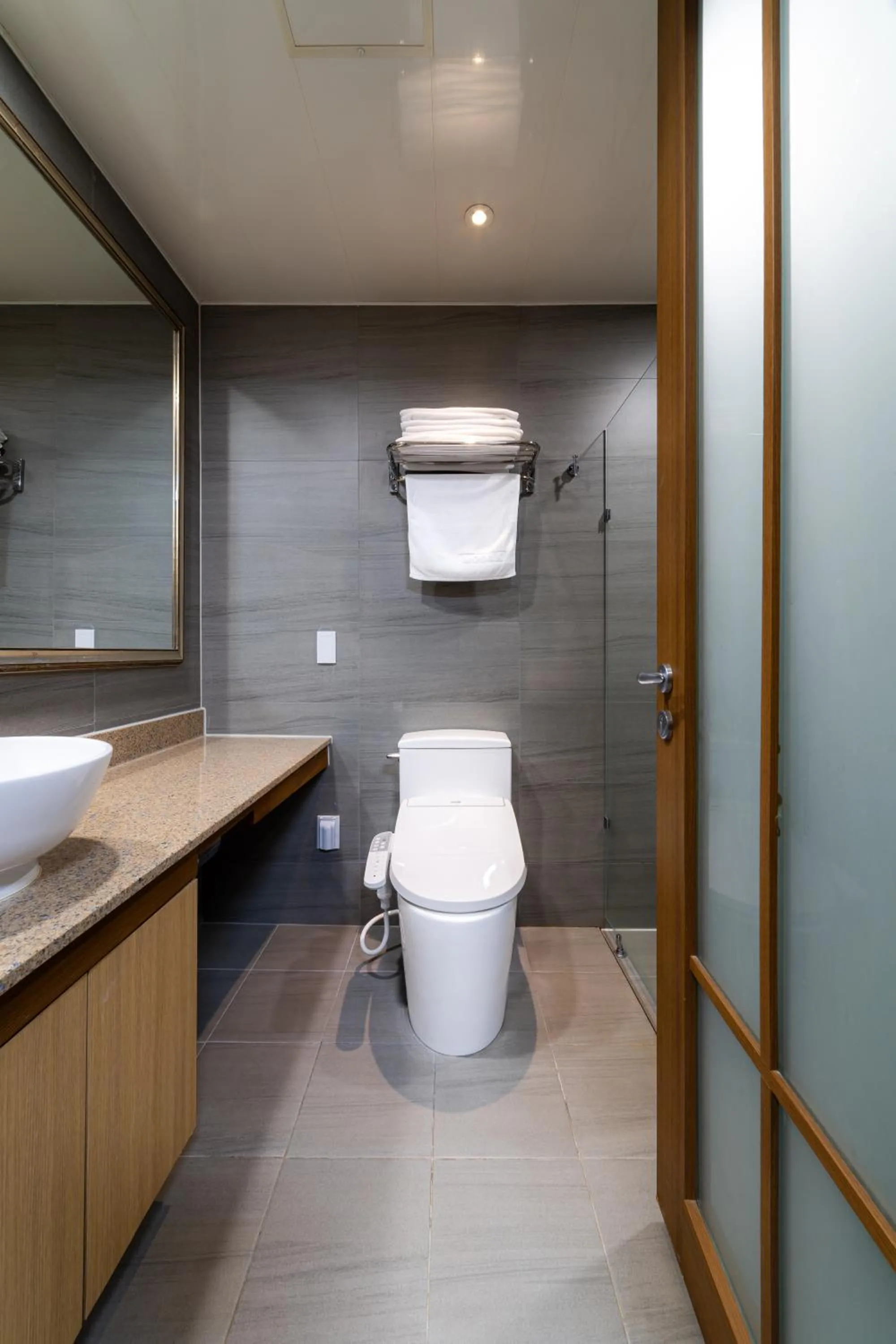 Toilet in Hotel Modak Namdaemun