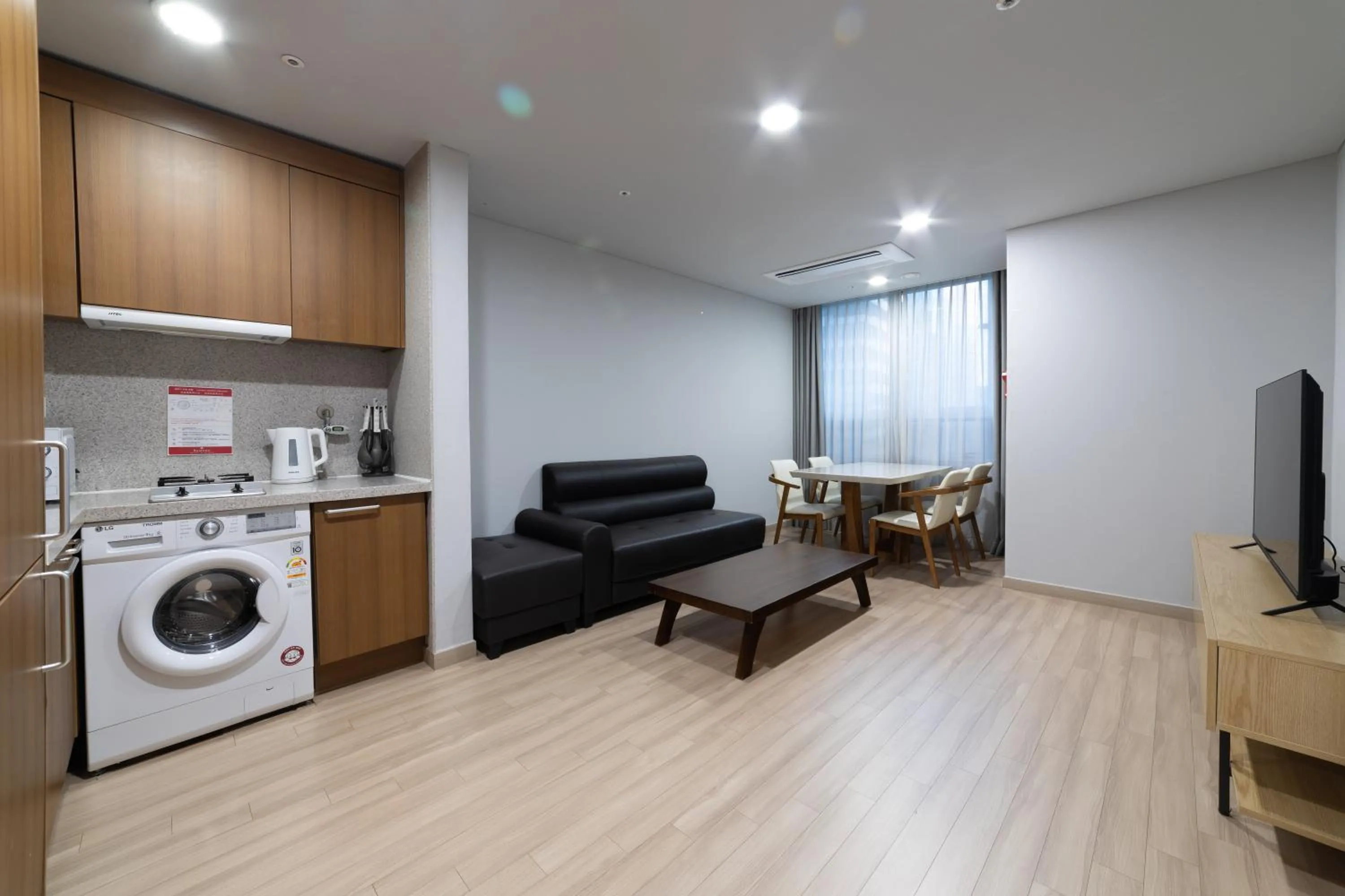 TV and multimedia in Hotel Modak Namdaemun