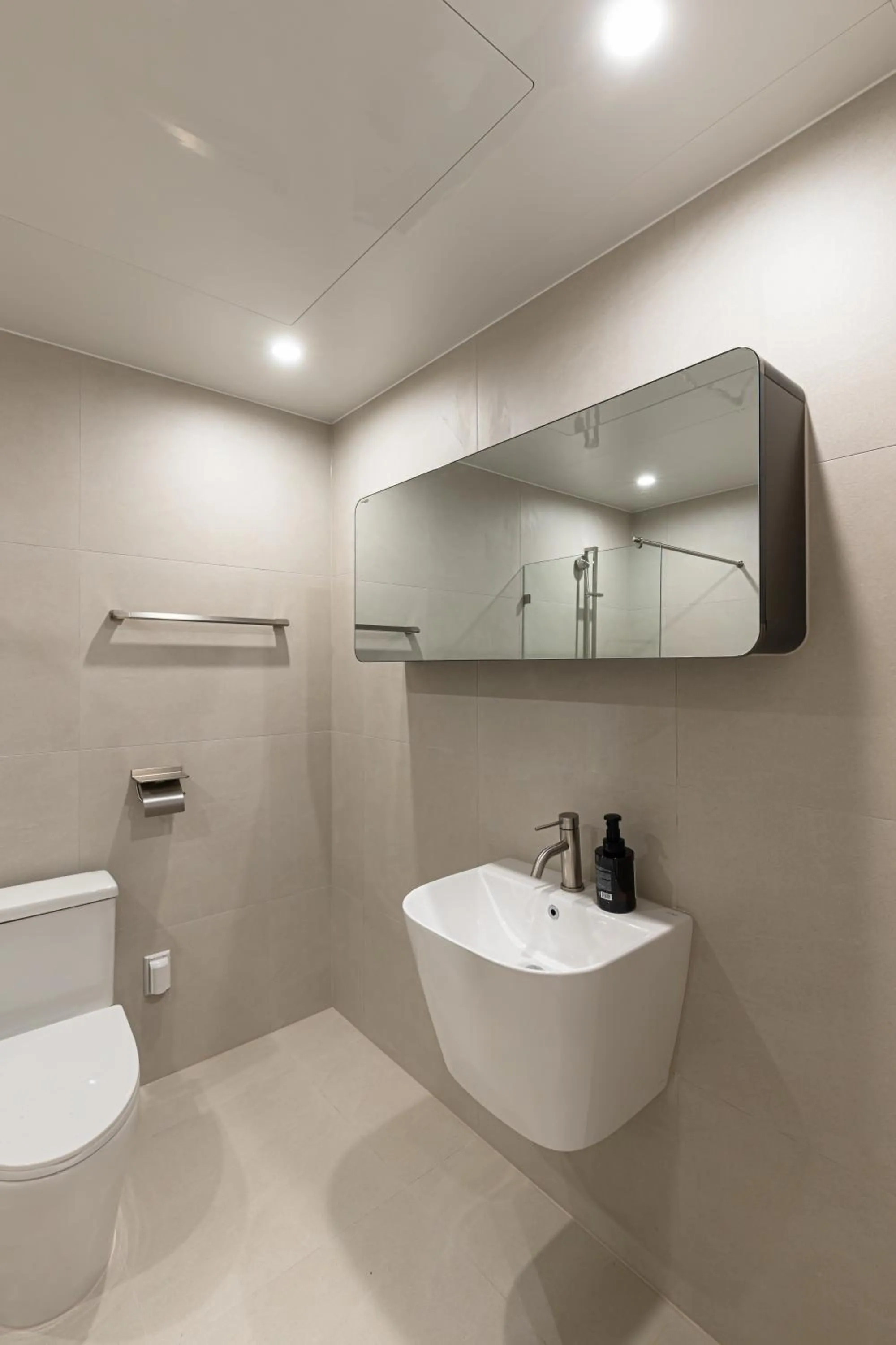 Toilet in Hotel Modak Namdaemun