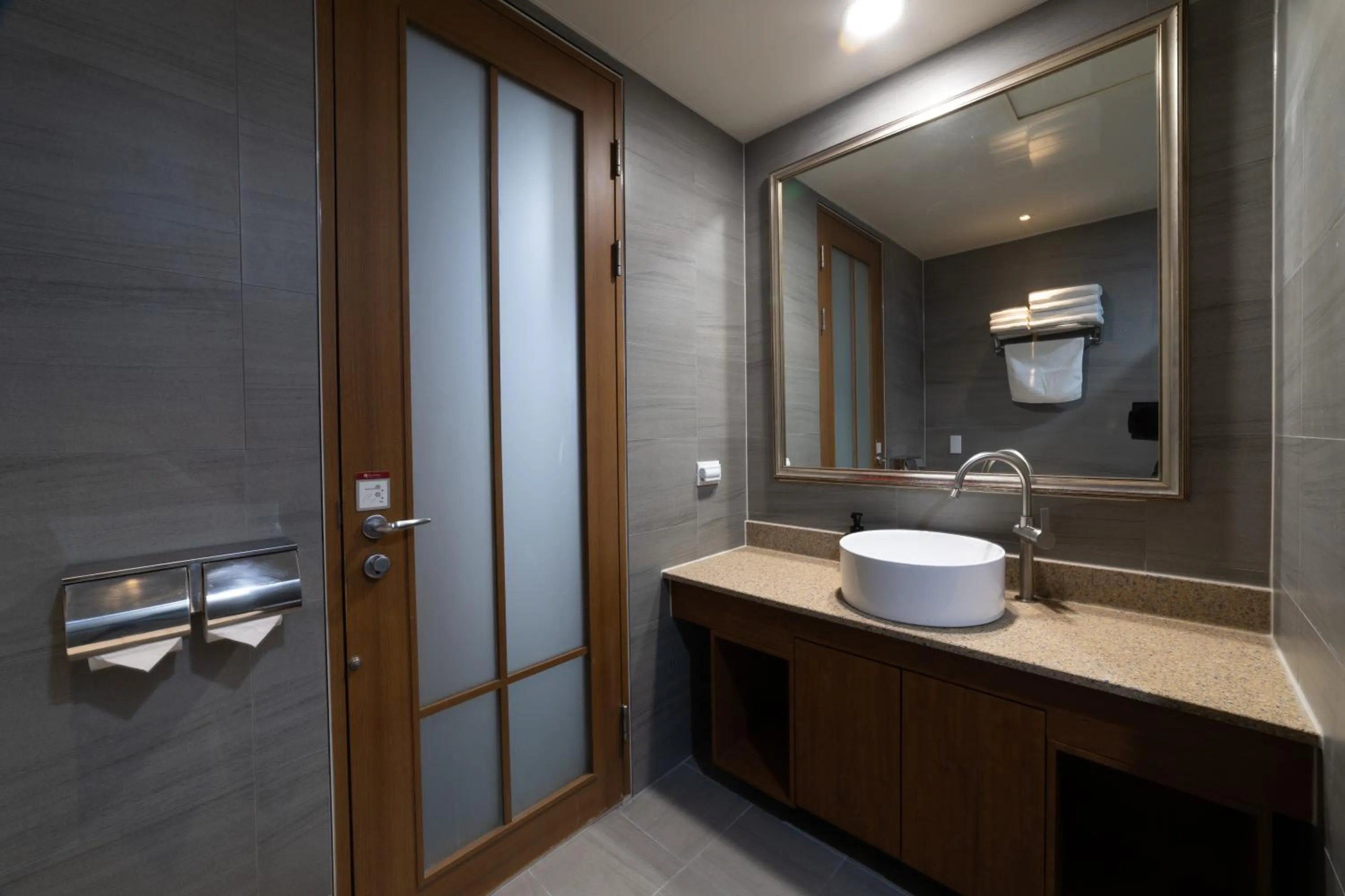 Shower in Hotel Modak Namdaemun