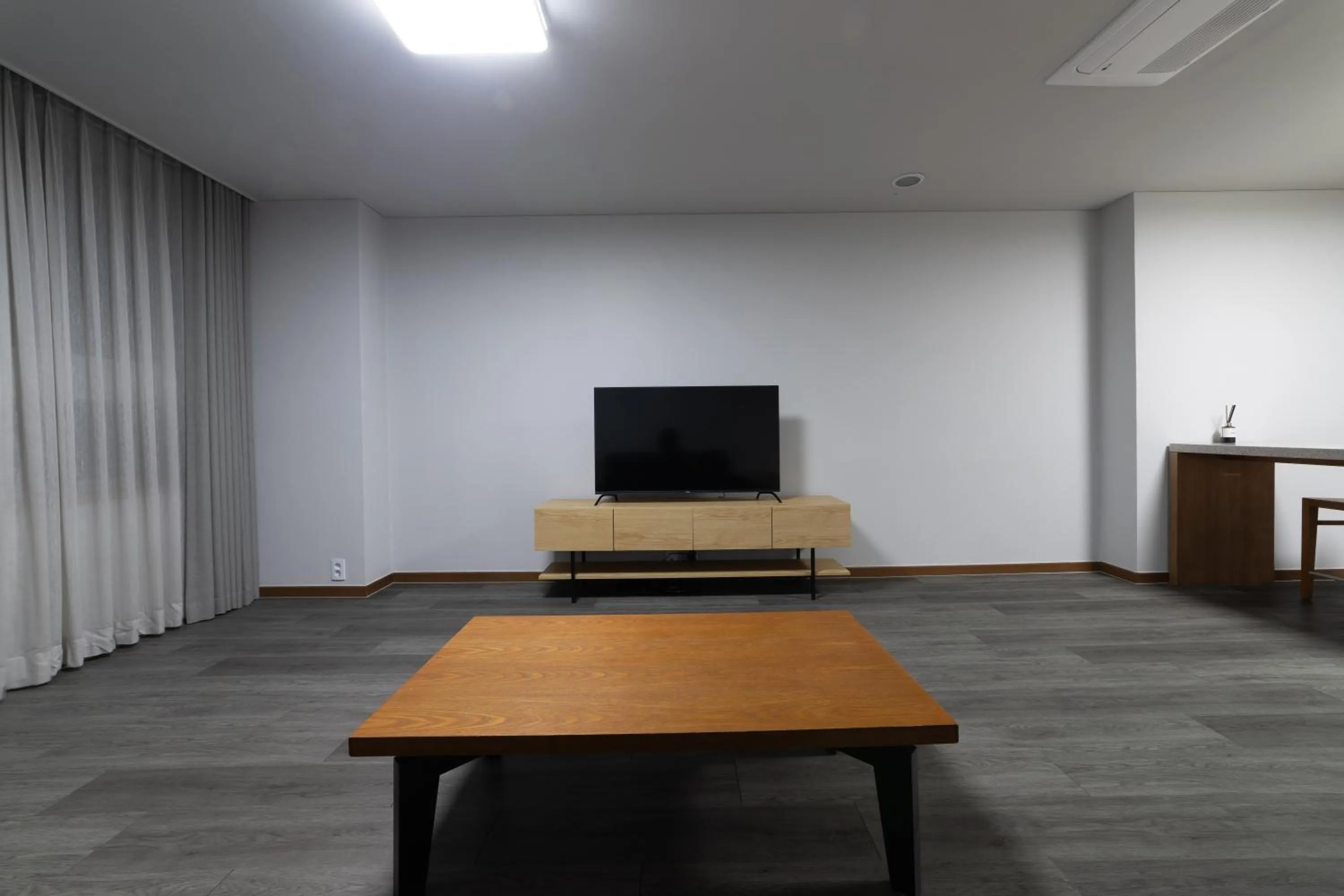 TV and multimedia in Hotel Modak Namdaemun